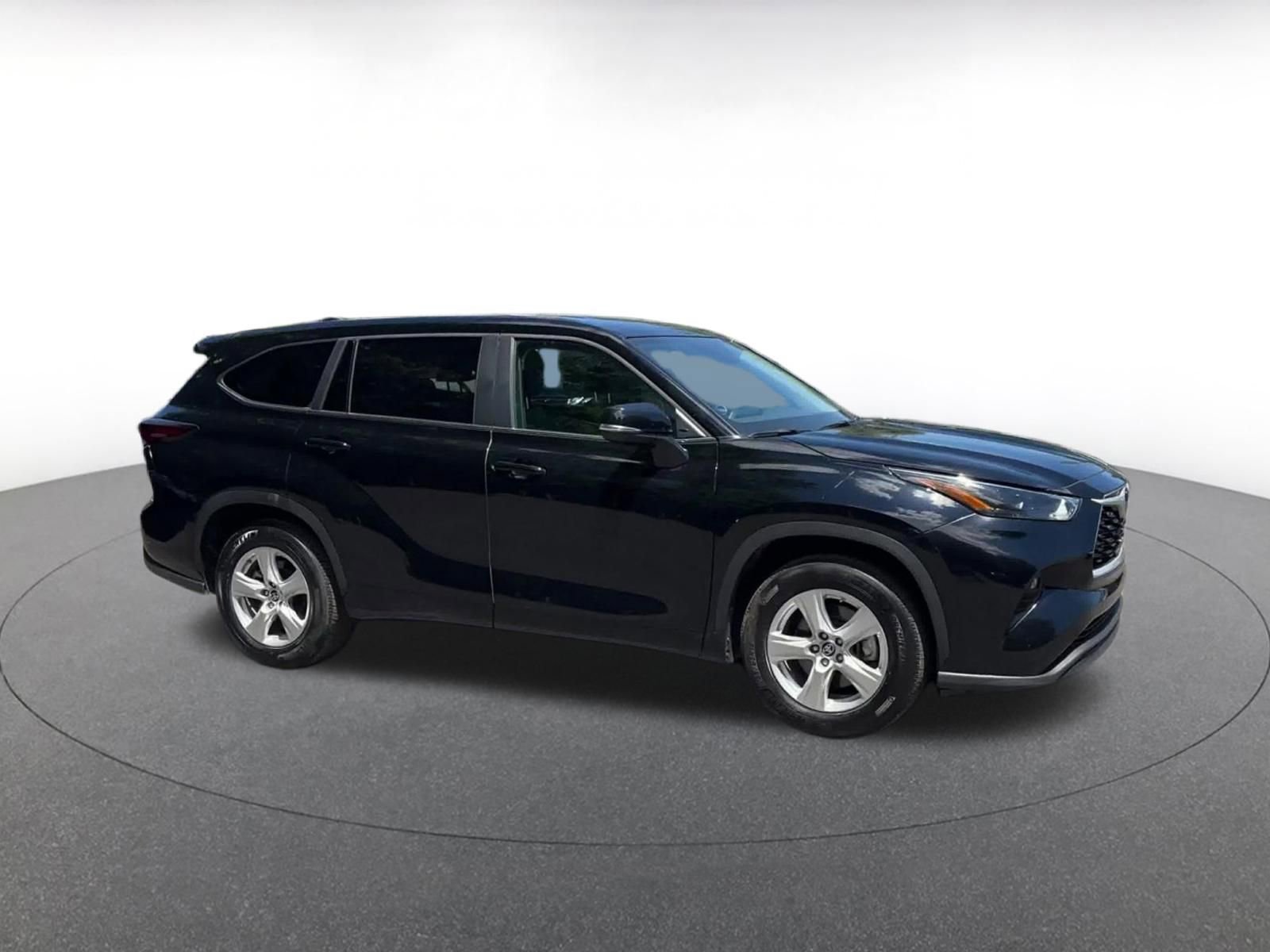 Thumbnail: 2025 Toyota Highlander - 2