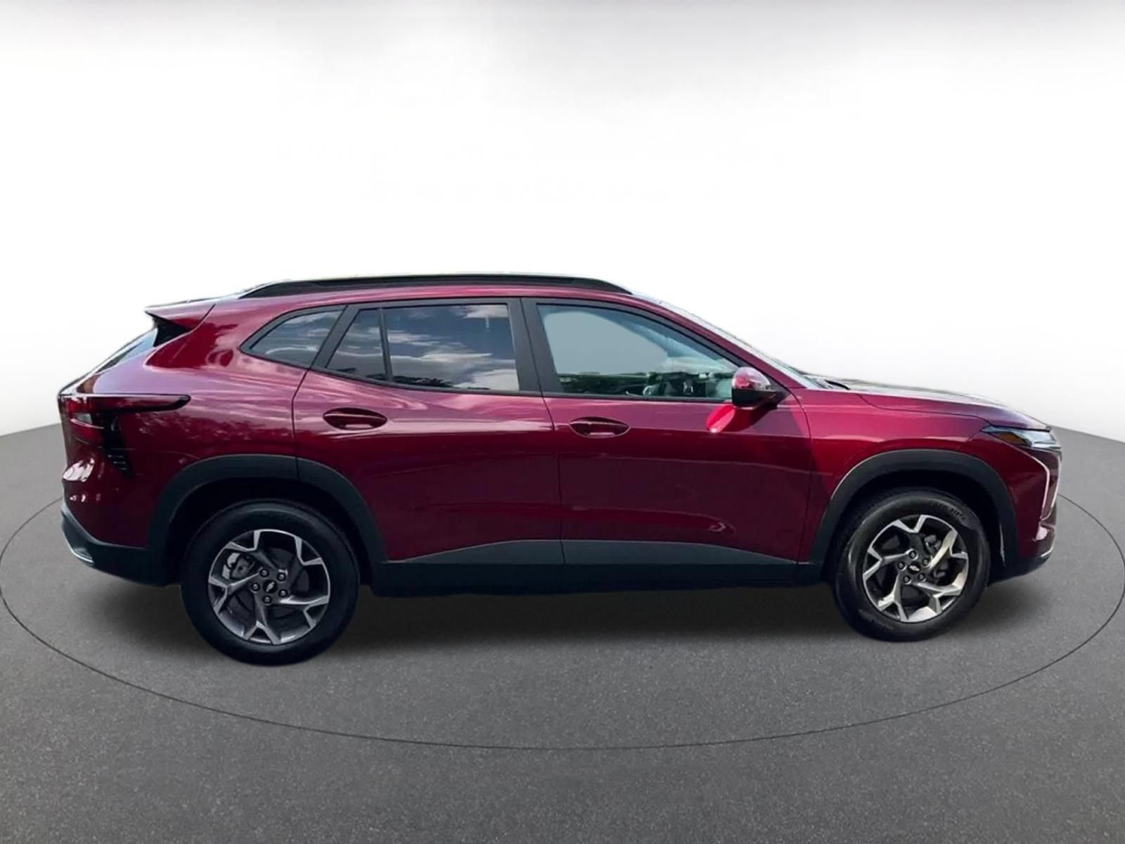 Thumbnail: 2025 Chevrolet Trax - 16