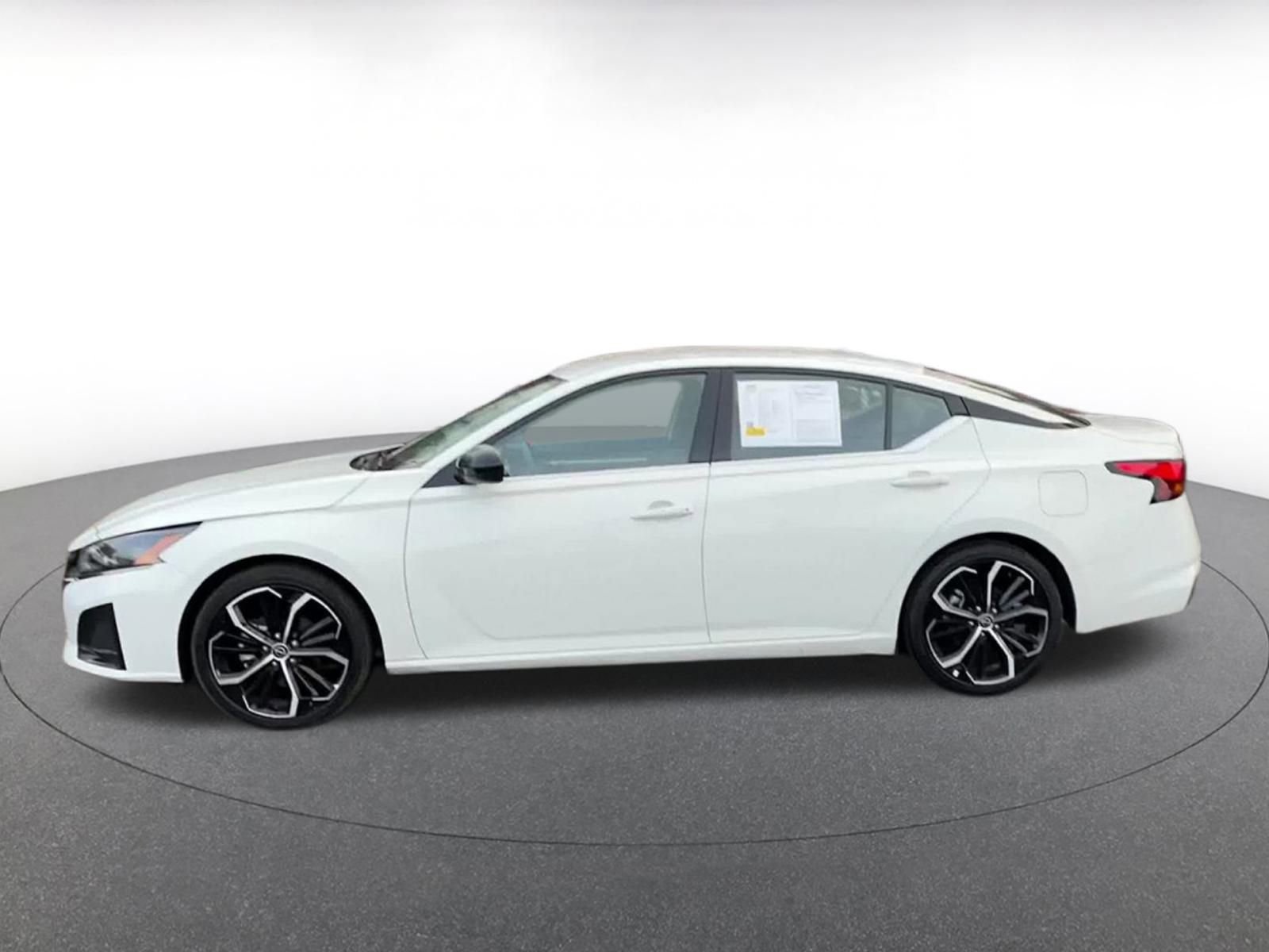 Thumbnail: 2025 Nissan Altima - 10