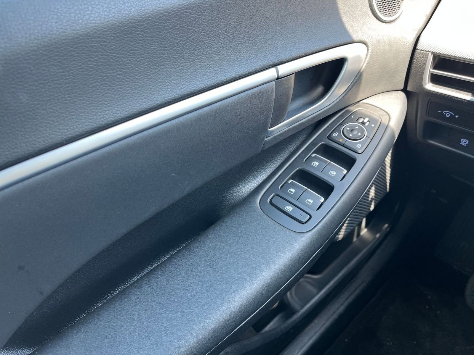 Thumbnail: 2025 Hyundai Sonata - 18