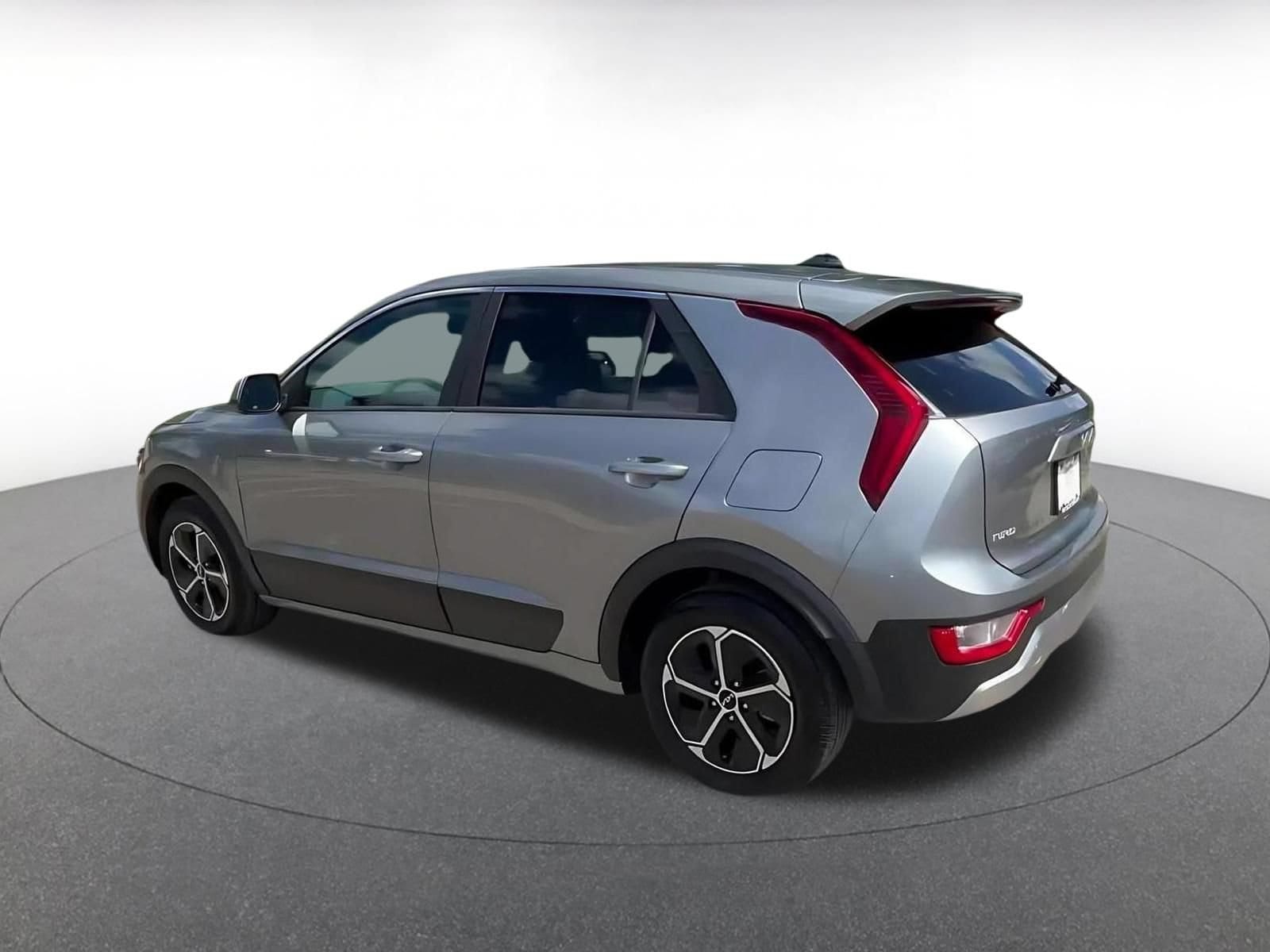 Thumbnail: 2026 Kia Niro - 10