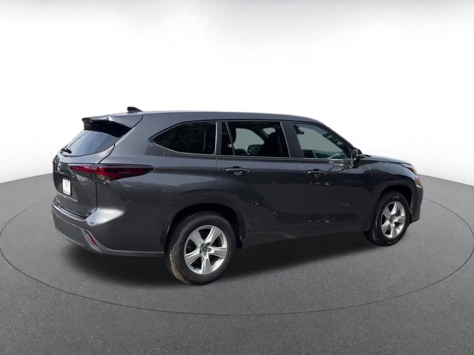 Thumbnail: 2025 Toyota Highlander - 15