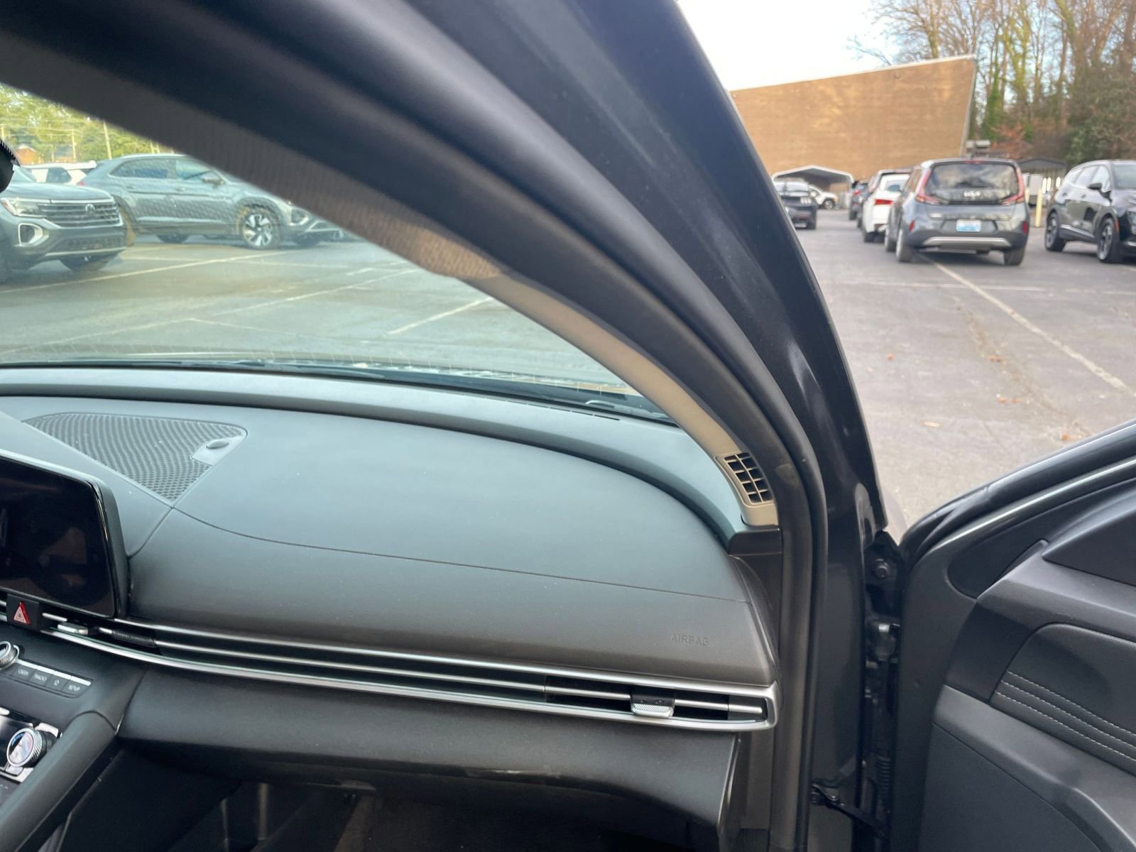 Thumbnail: 2025 Hyundai Elantra - 33