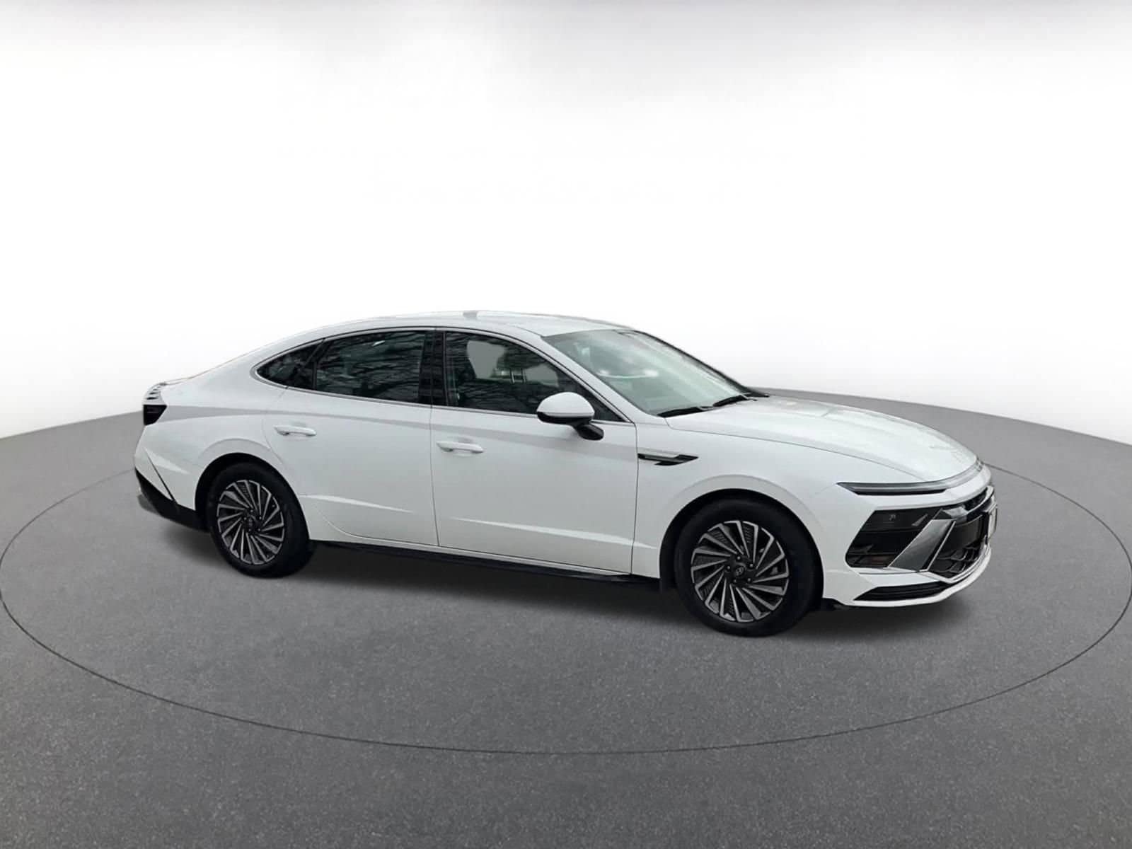 Thumbnail: 2025 Hyundai Sonata - 2