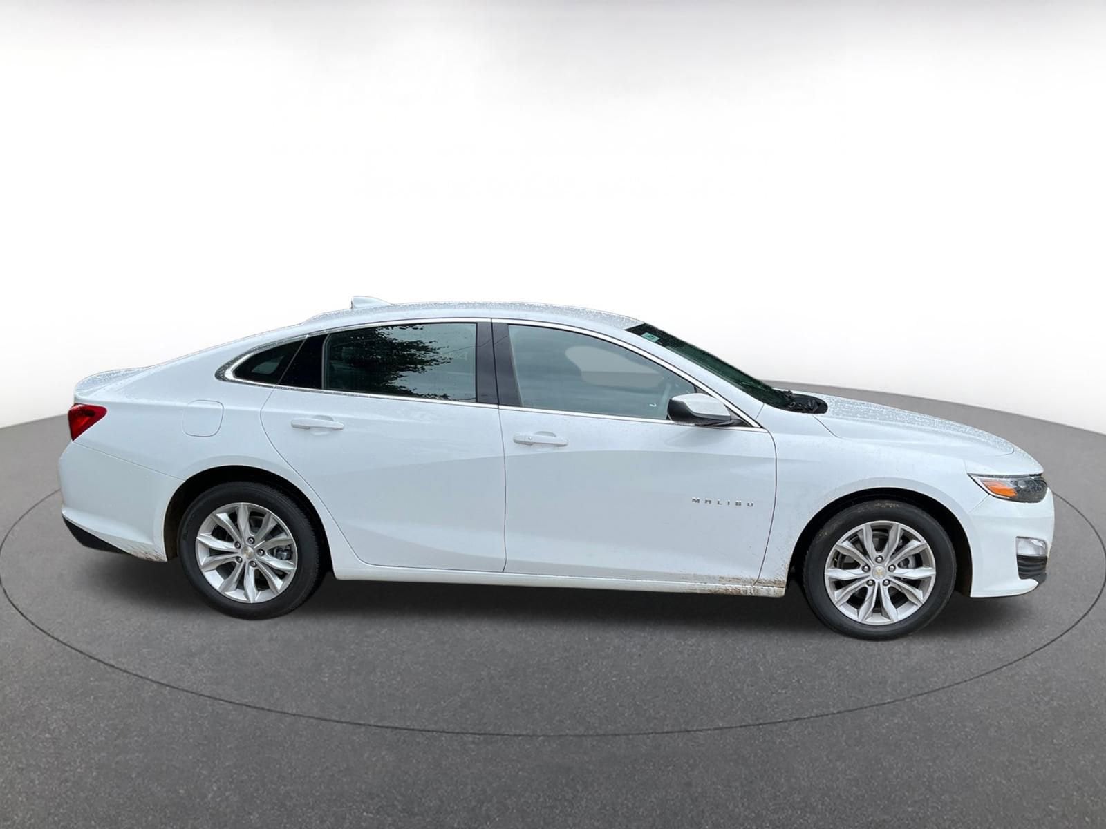 Thumbnail: 2023 Chevrolet Malibu - 15