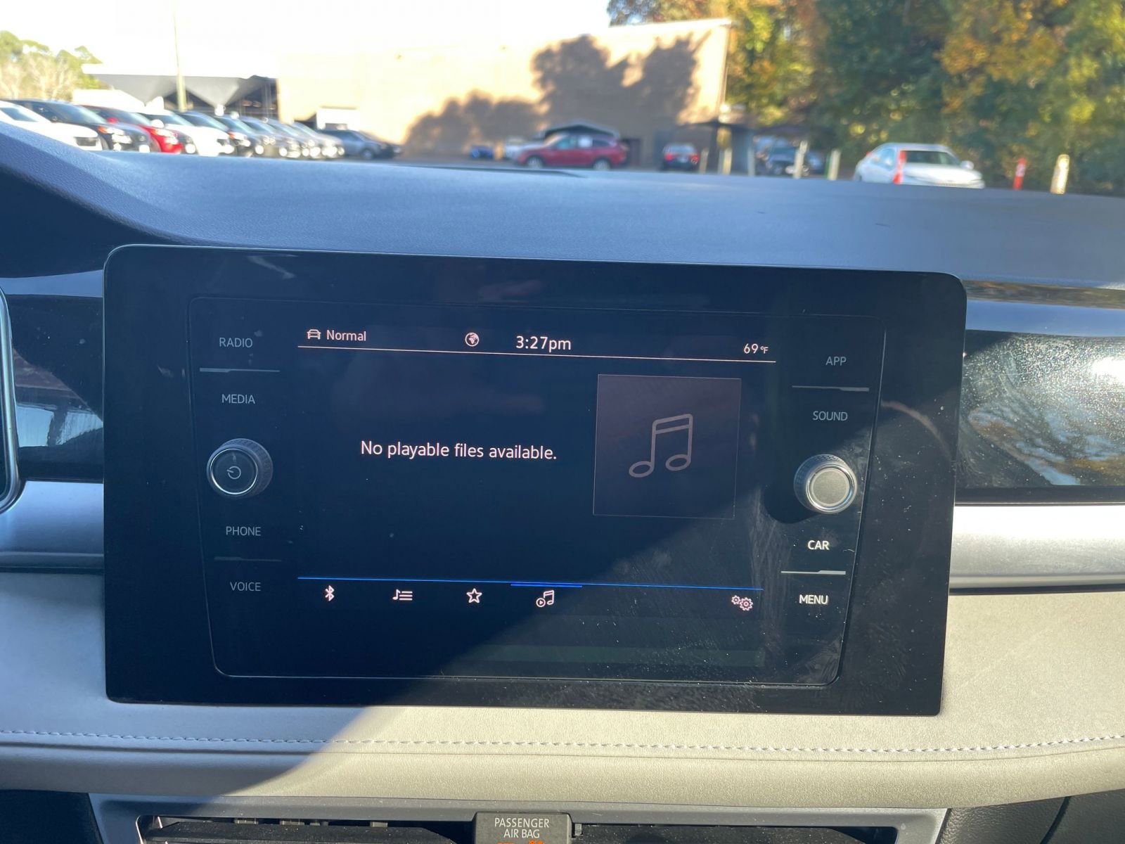 Thumbnail: 2025 Volkswagen Taos - 20