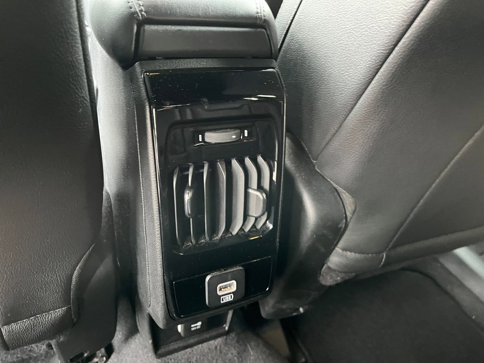 Thumbnail: 2025 Jeep Compass - 23