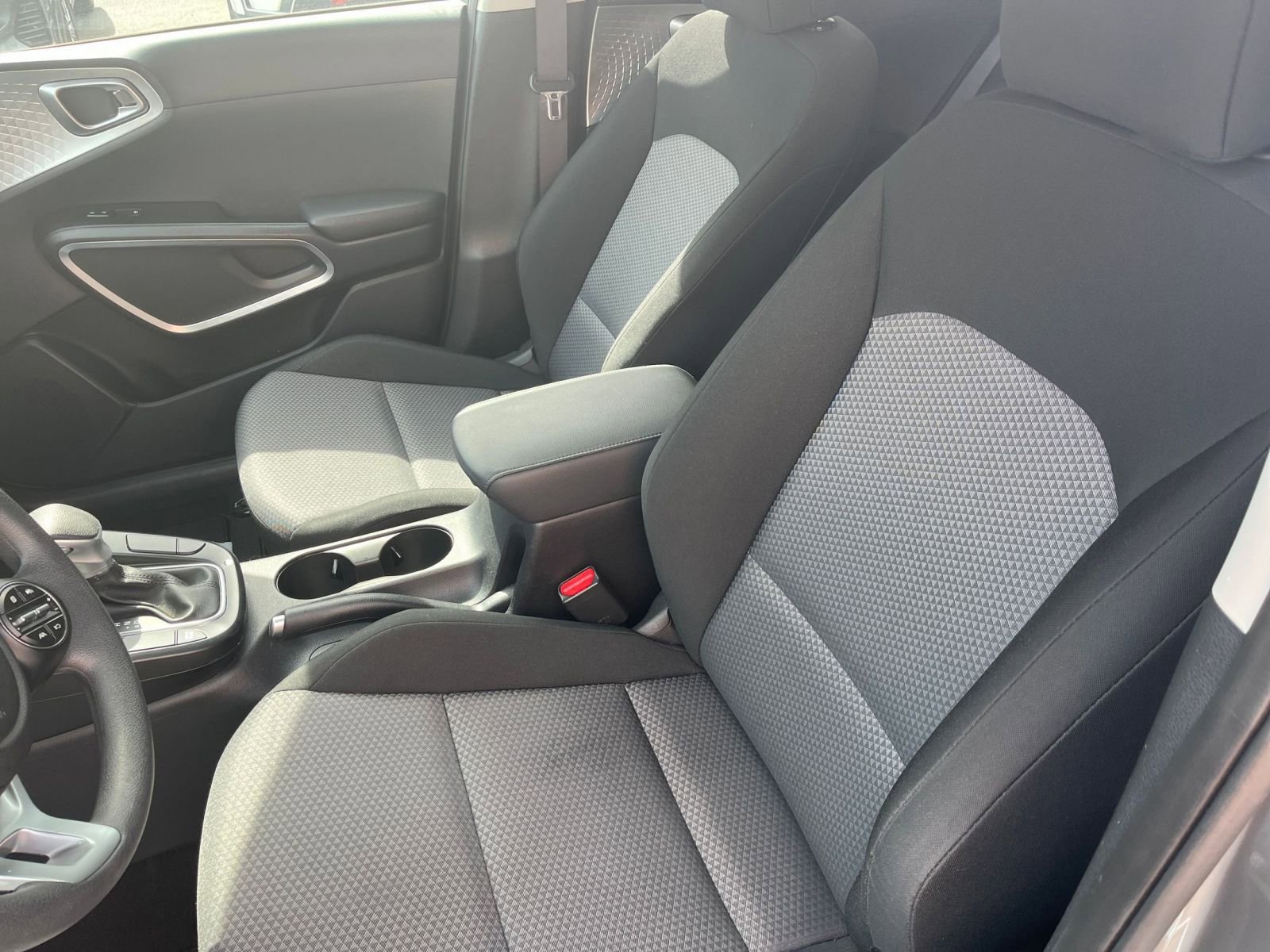 2024 Kia Soul LX 32