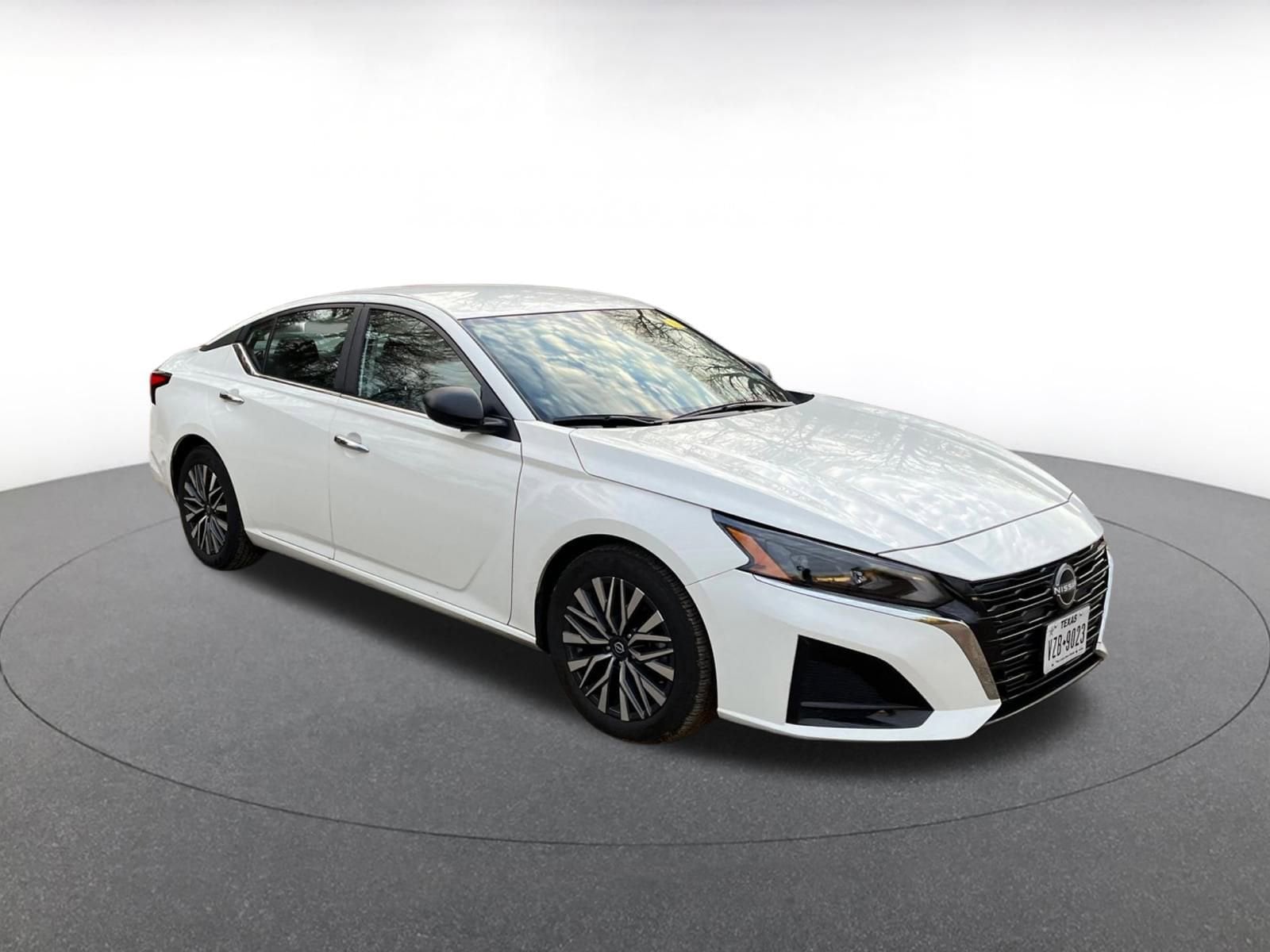 Thumbnail: 2025 Nissan Altima - 2