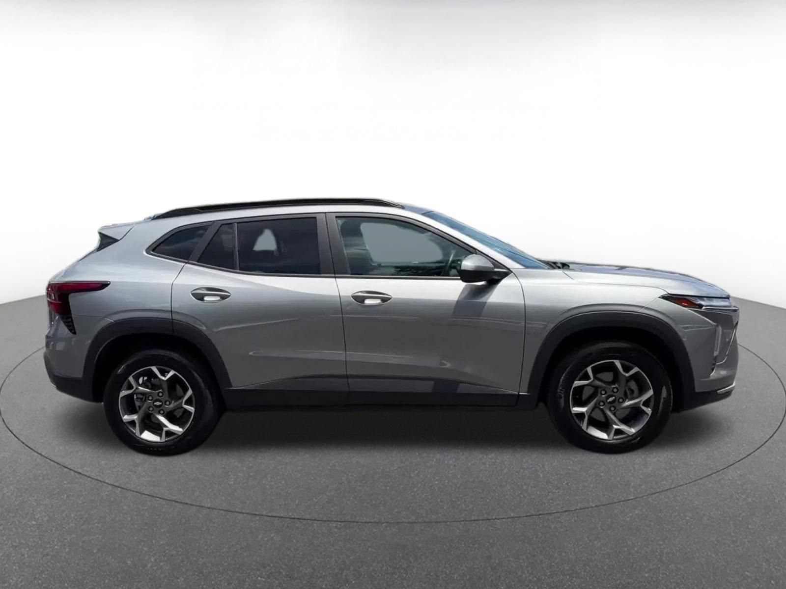 Thumbnail: 2025 Chevrolet Trax - 16