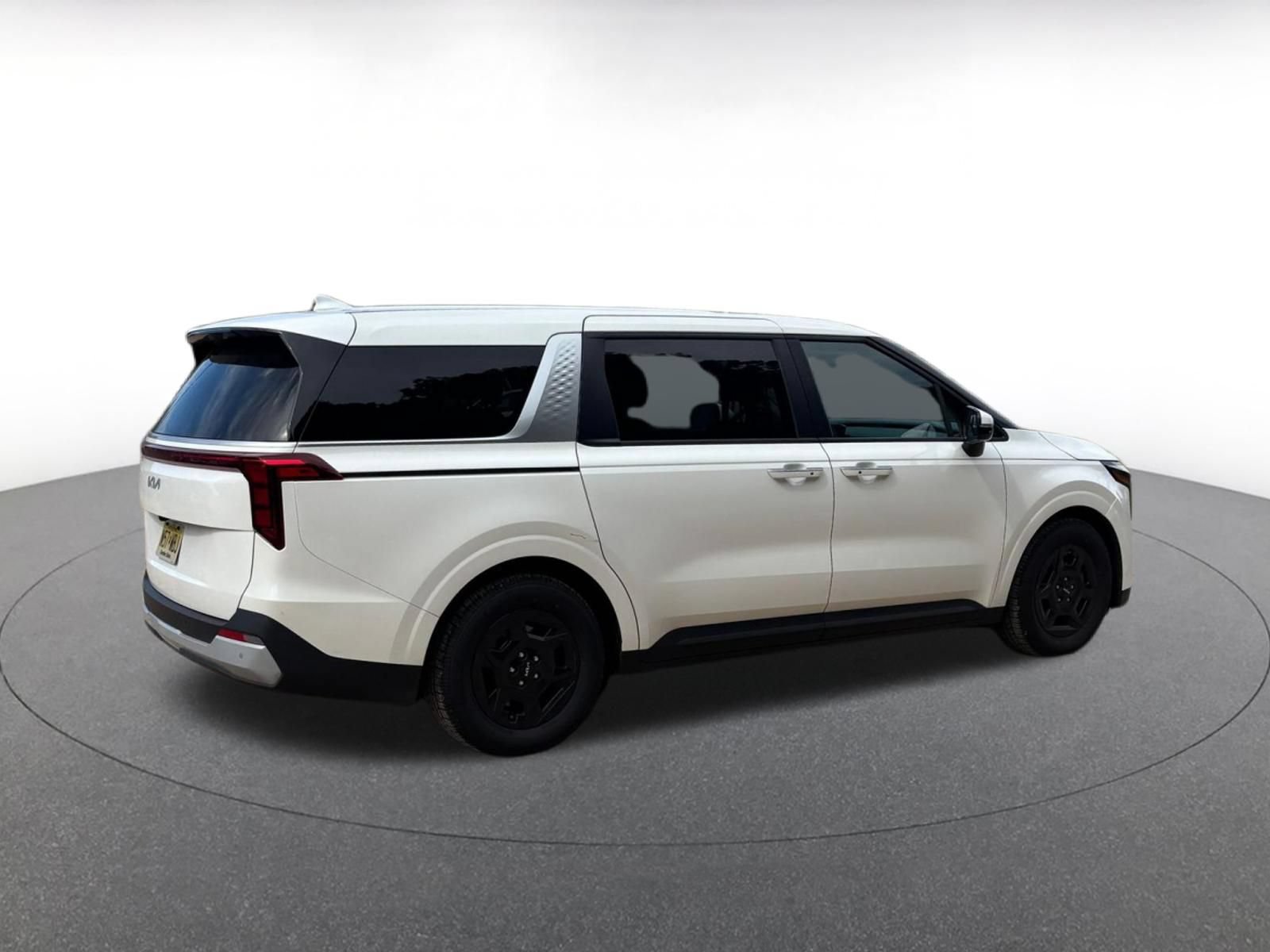 Thumbnail: 2026 Kia Carnival - 16
