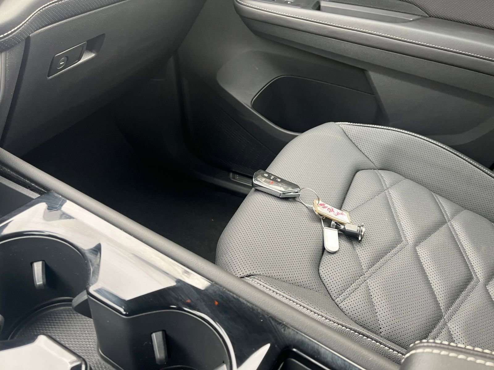 Thumbnail: 2025 Volkswagen Atlas - 21