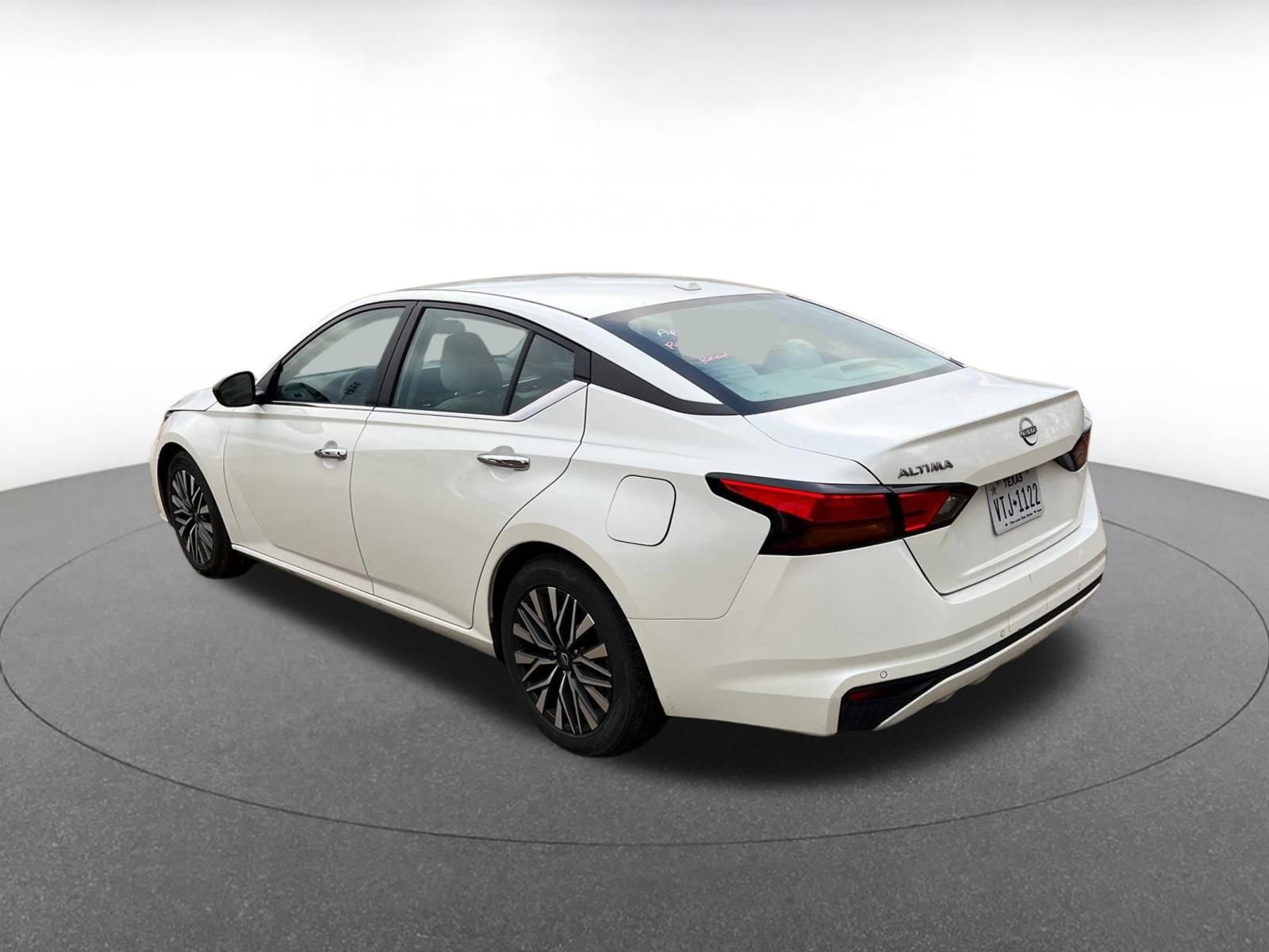 Thumbnail: 2025 Nissan Altima - 12