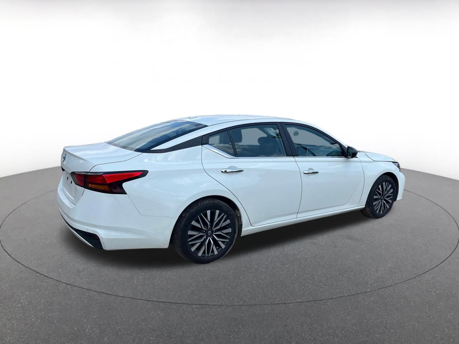 Thumbnail: 2025 Nissan Altima - 17
