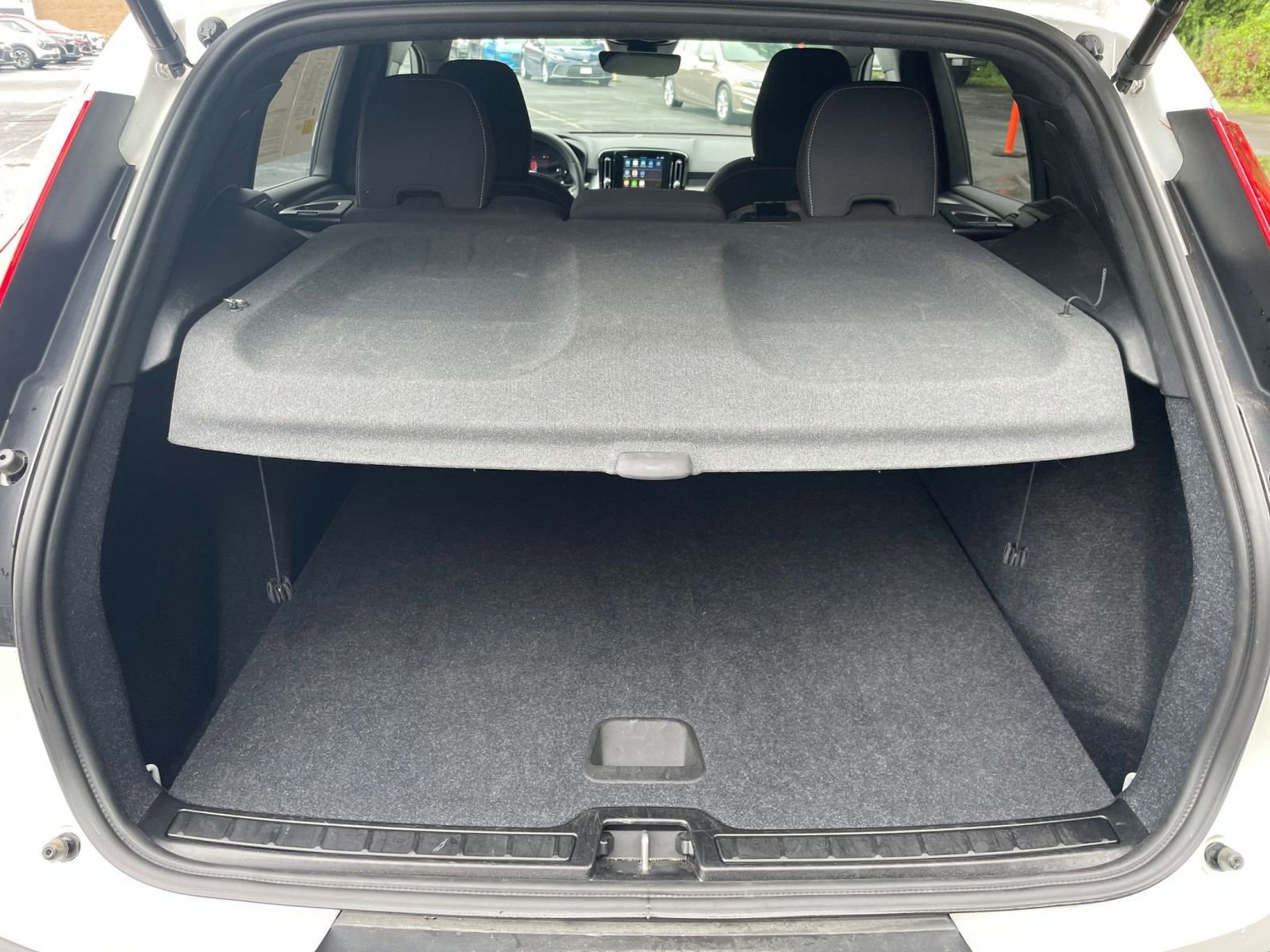 Thumbnail: 2024 Volvo XC40 - 27