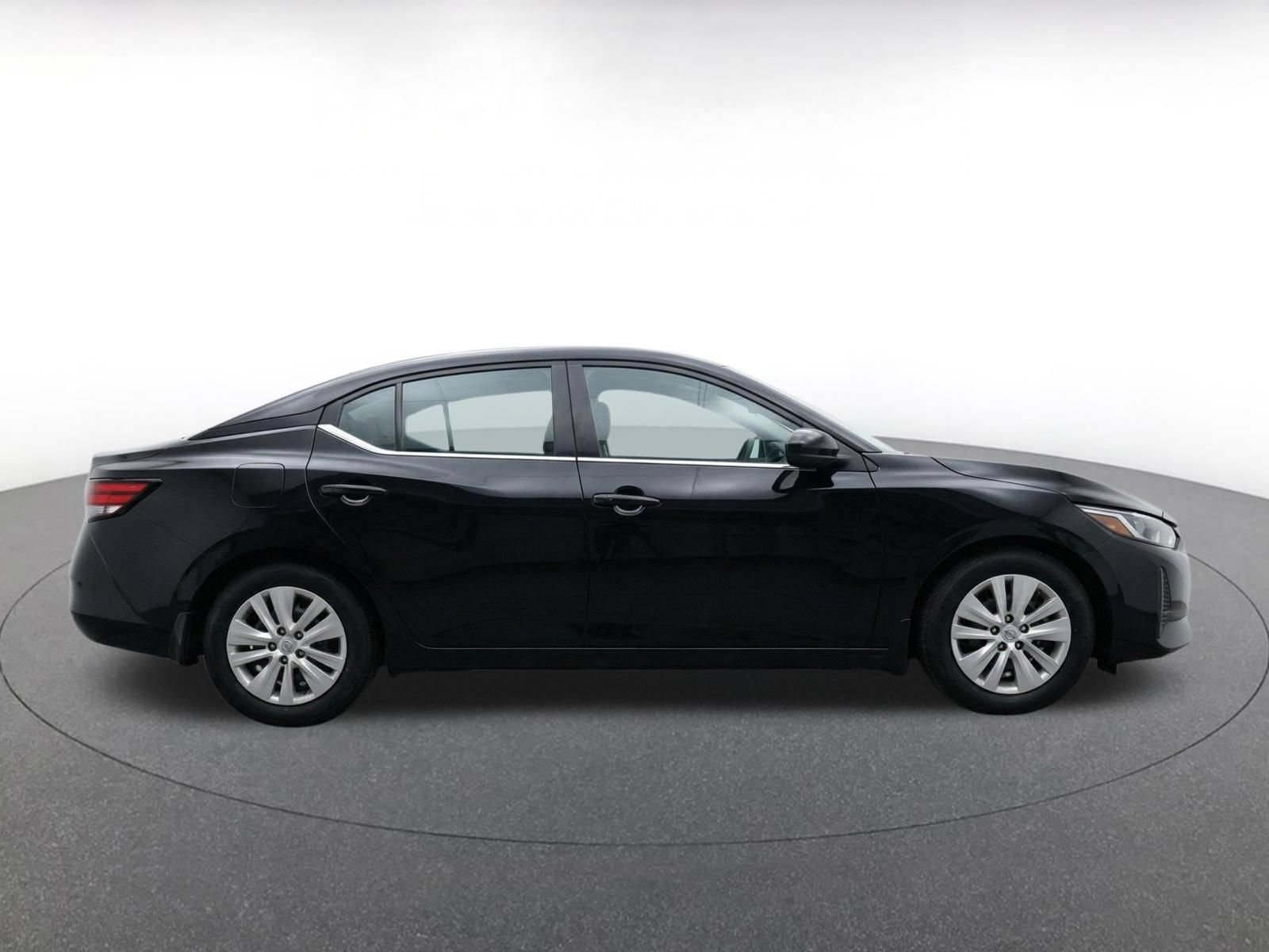 Thumbnail: 2025 Nissan Sentra - 10
