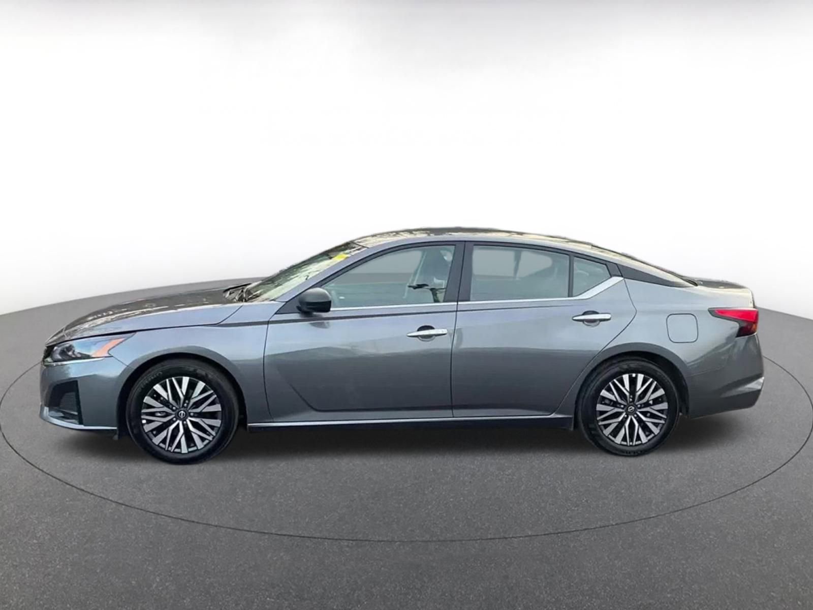 Thumbnail: 2025 Nissan Altima - 8