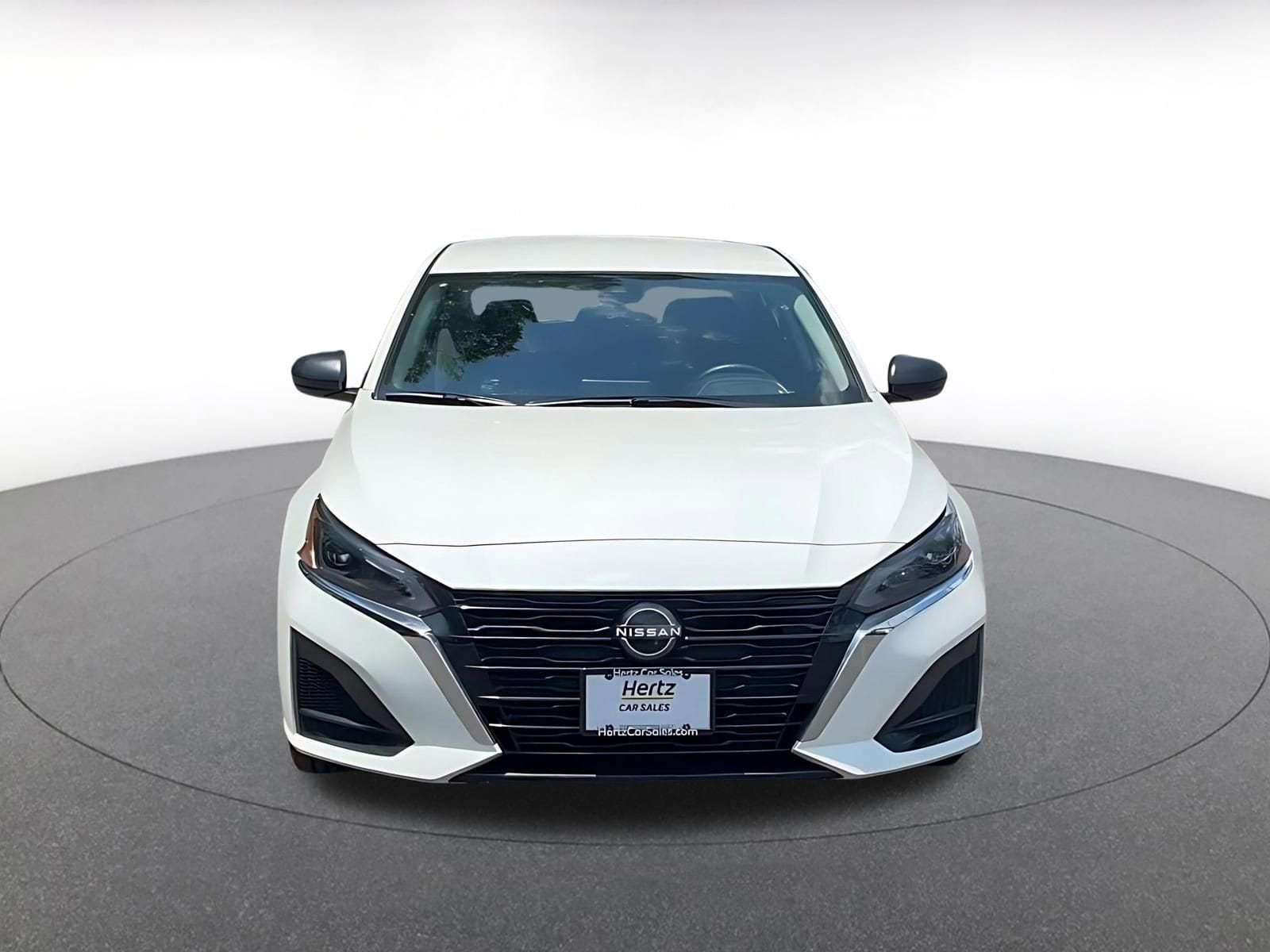 Thumbnail: 2025 Nissan Altima - 4