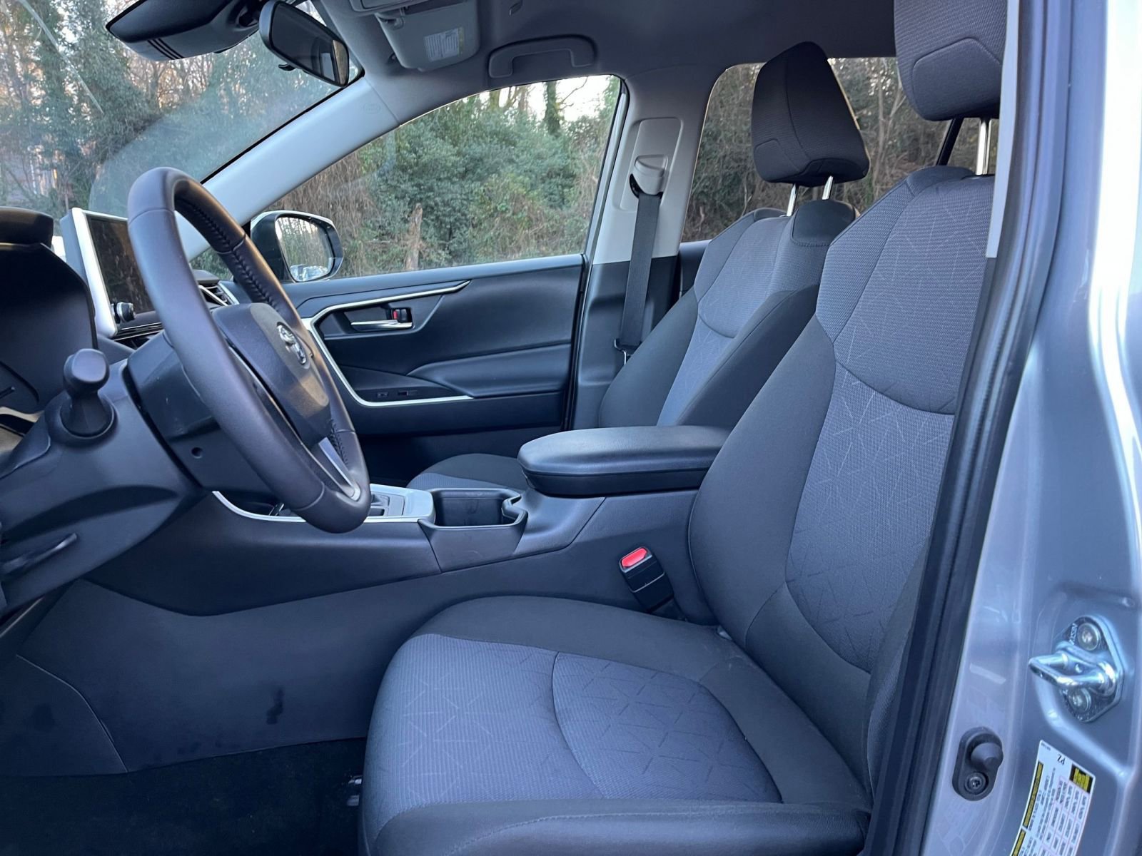 Thumbnail: 2025 Toyota RAV4 - 27