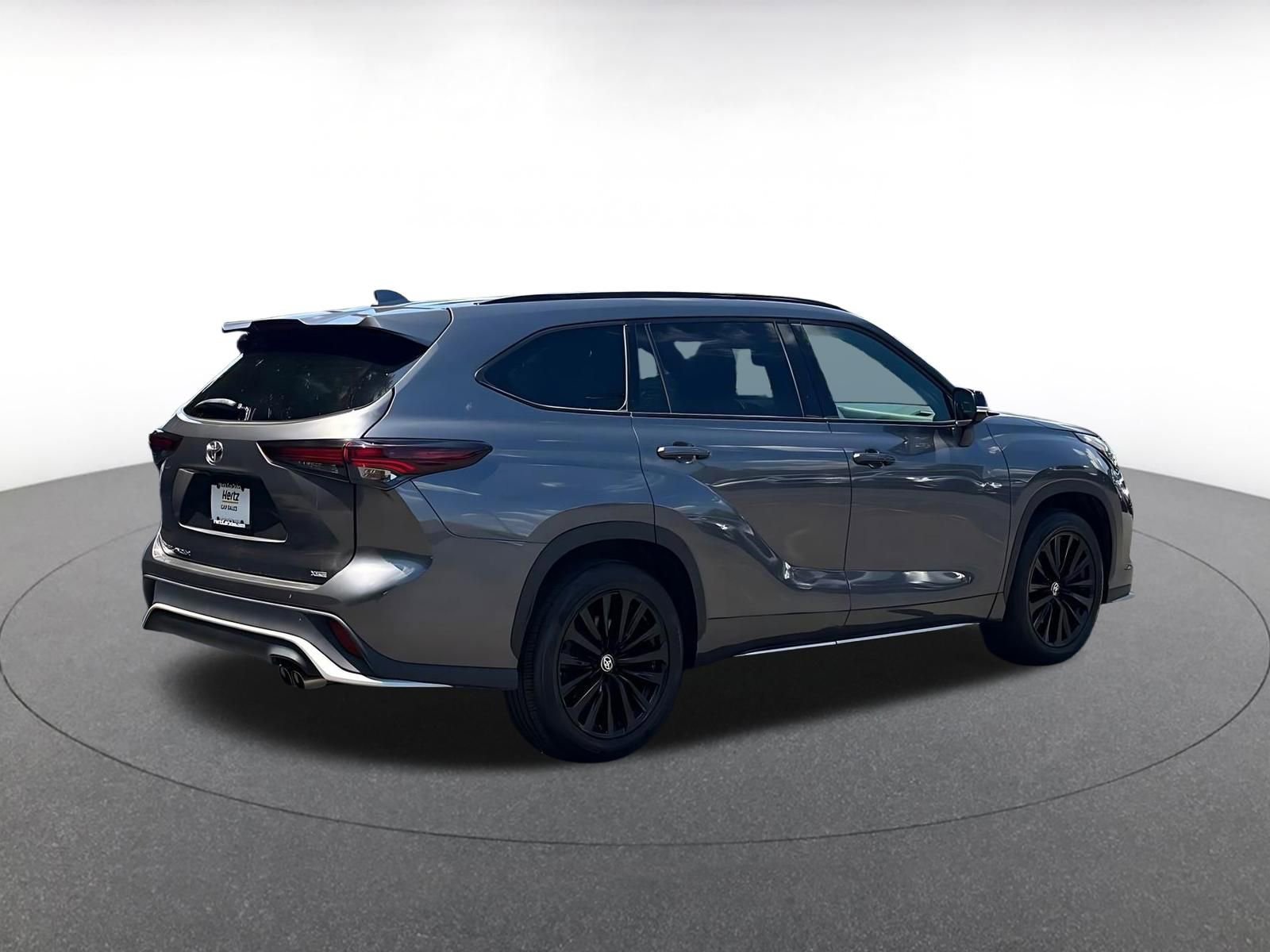 Thumbnail: 2024 Toyota Highlander - 16