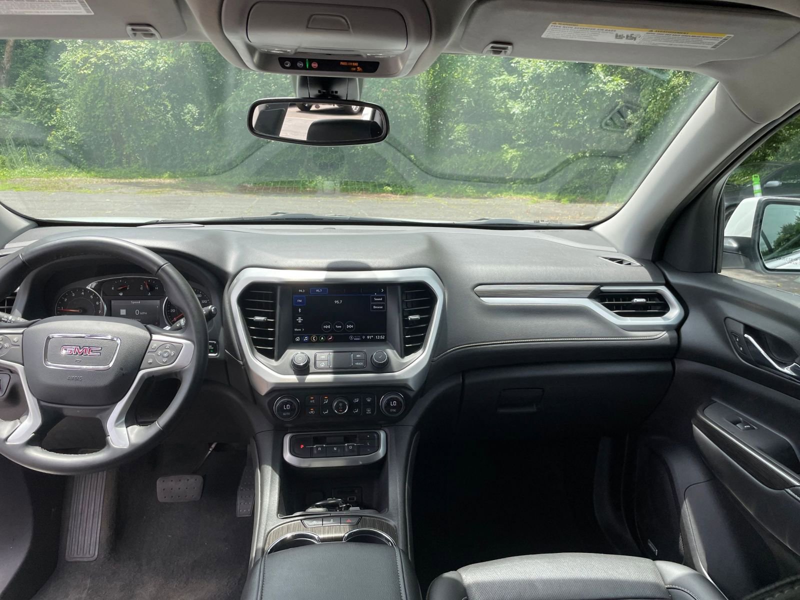 2023 GMC Acadia SLT 29