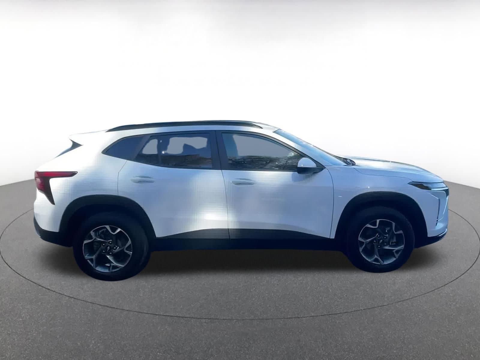 Thumbnail: 2025 Chevrolet Trax - 15