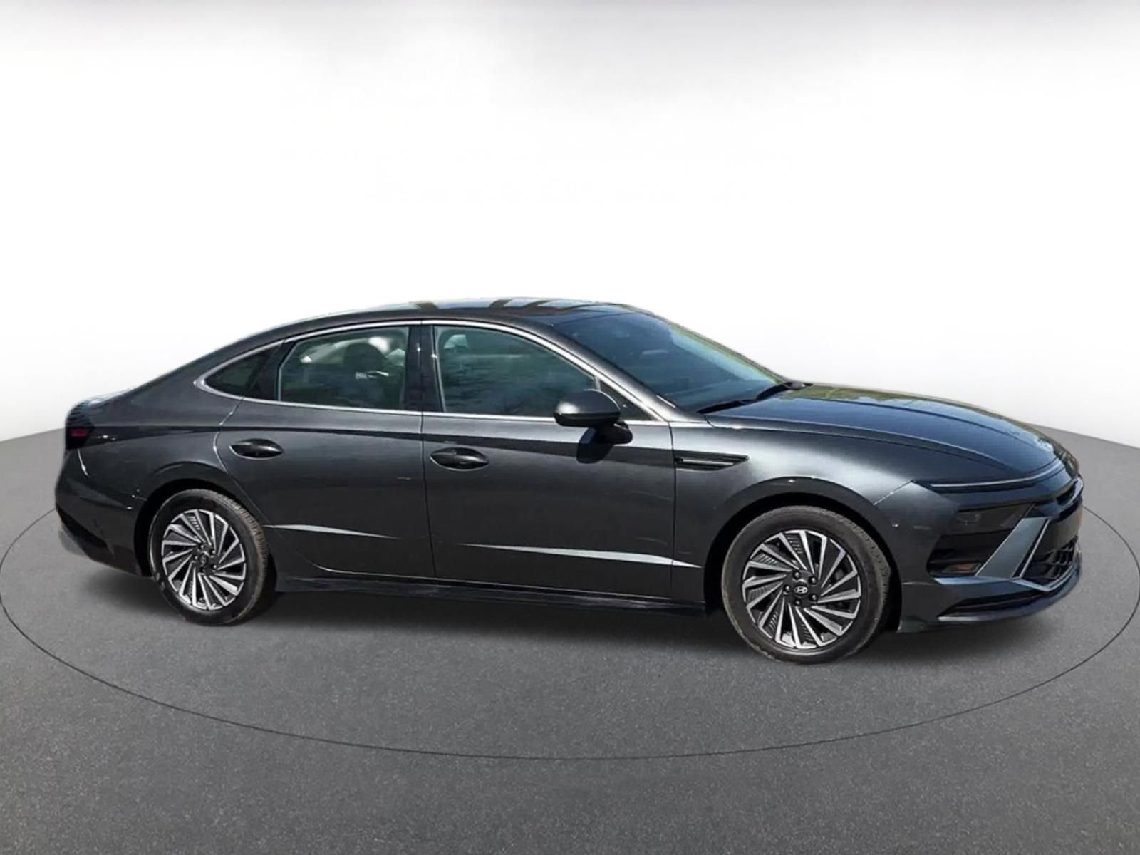 Thumbnail: 2025 Hyundai Sonata - 16