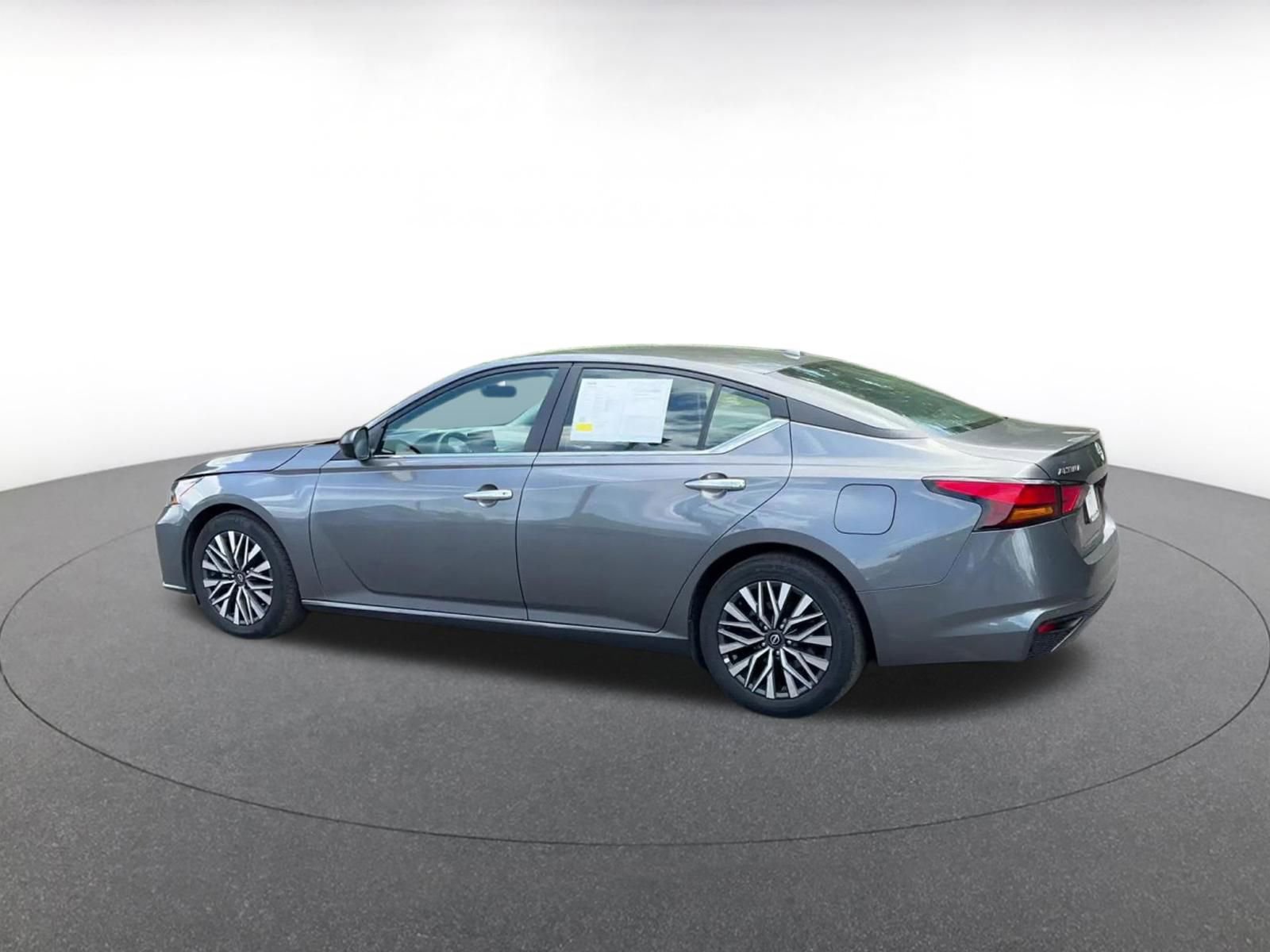 Thumbnail: 2025 Nissan Altima - 10