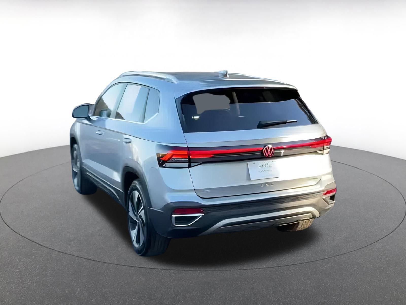 Thumbnail: 2025 Volkswagen Taos - 10