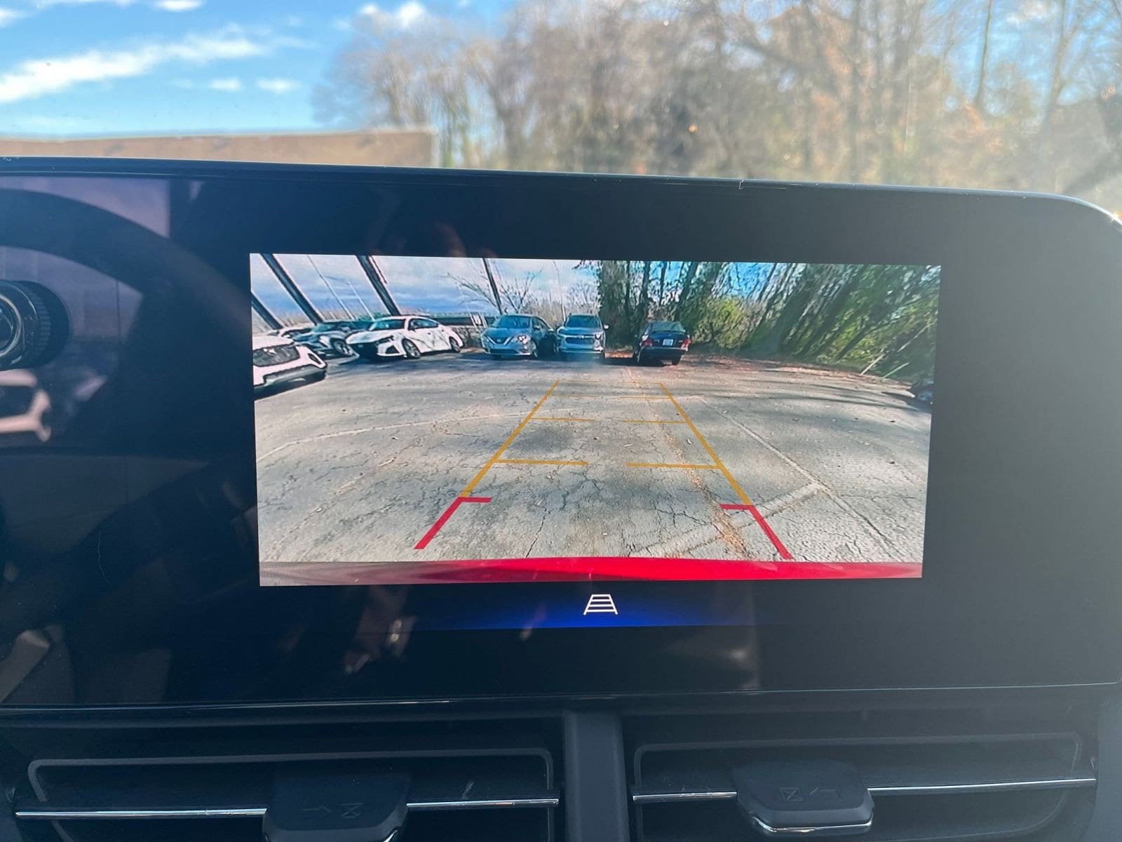 Thumbnail: 2025 Chevrolet Trax - 17