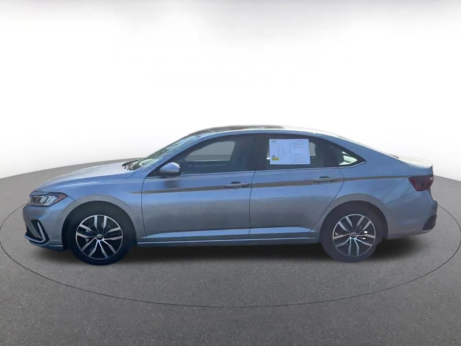 Thumbnail: 2025 Volkswagen Jetta - 10