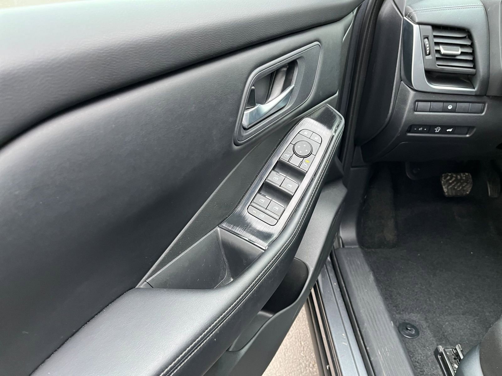 Thumbnail: 2025 Nissan Rogue - 18