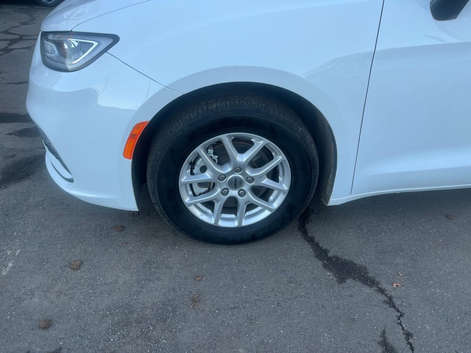 Thumbnail: 2025 Chrysler Pacifica - 31