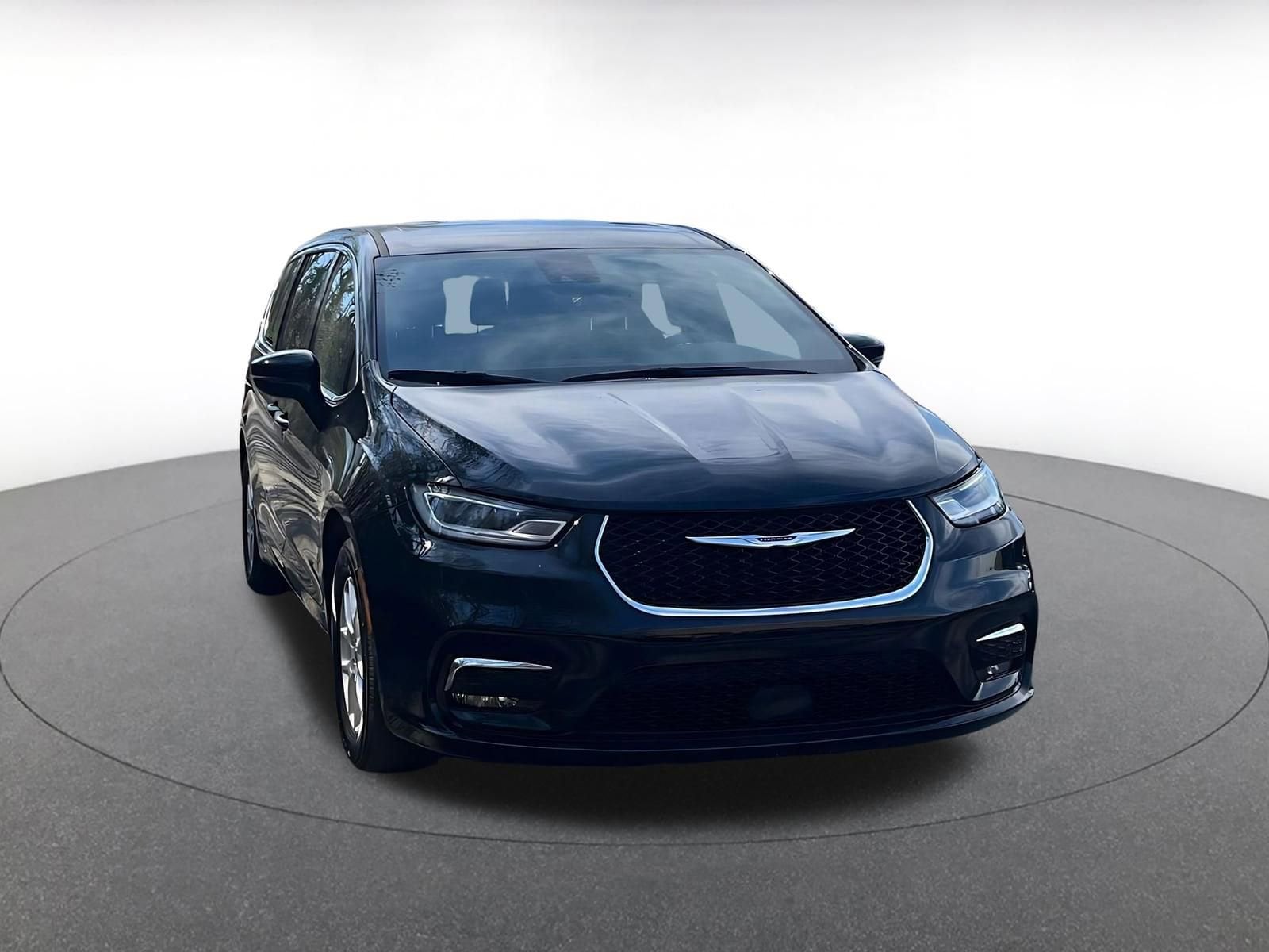 Thumbnail: 2025 Chrysler Pacifica - 1