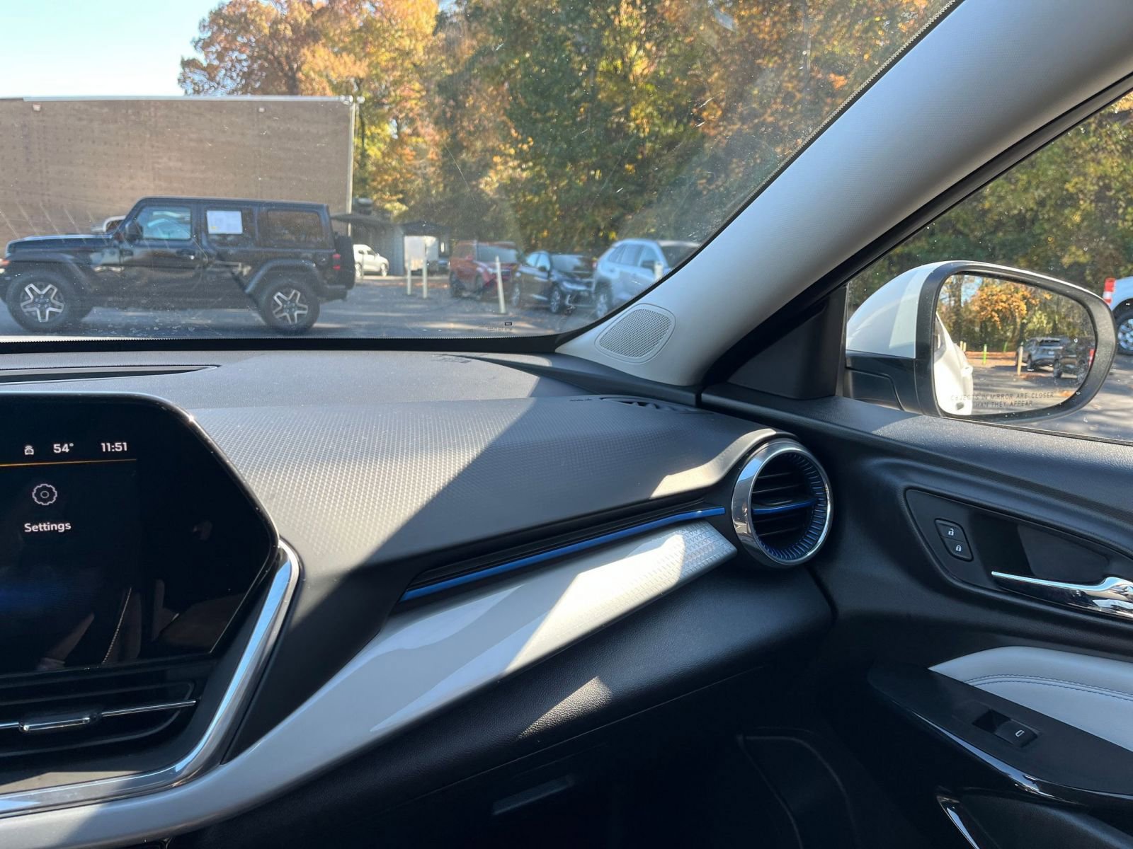 Thumbnail: 2025 Chevrolet Trax - 31