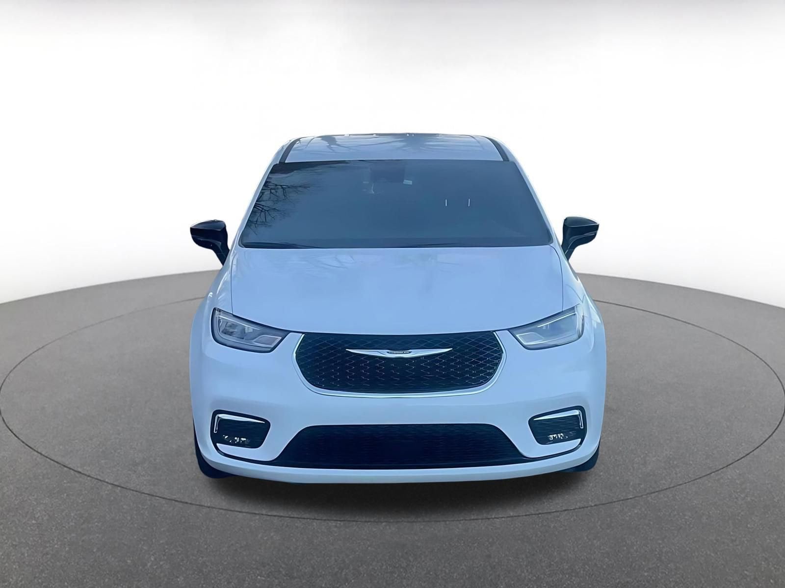 Thumbnail: 2025 Chrysler Pacifica - 4