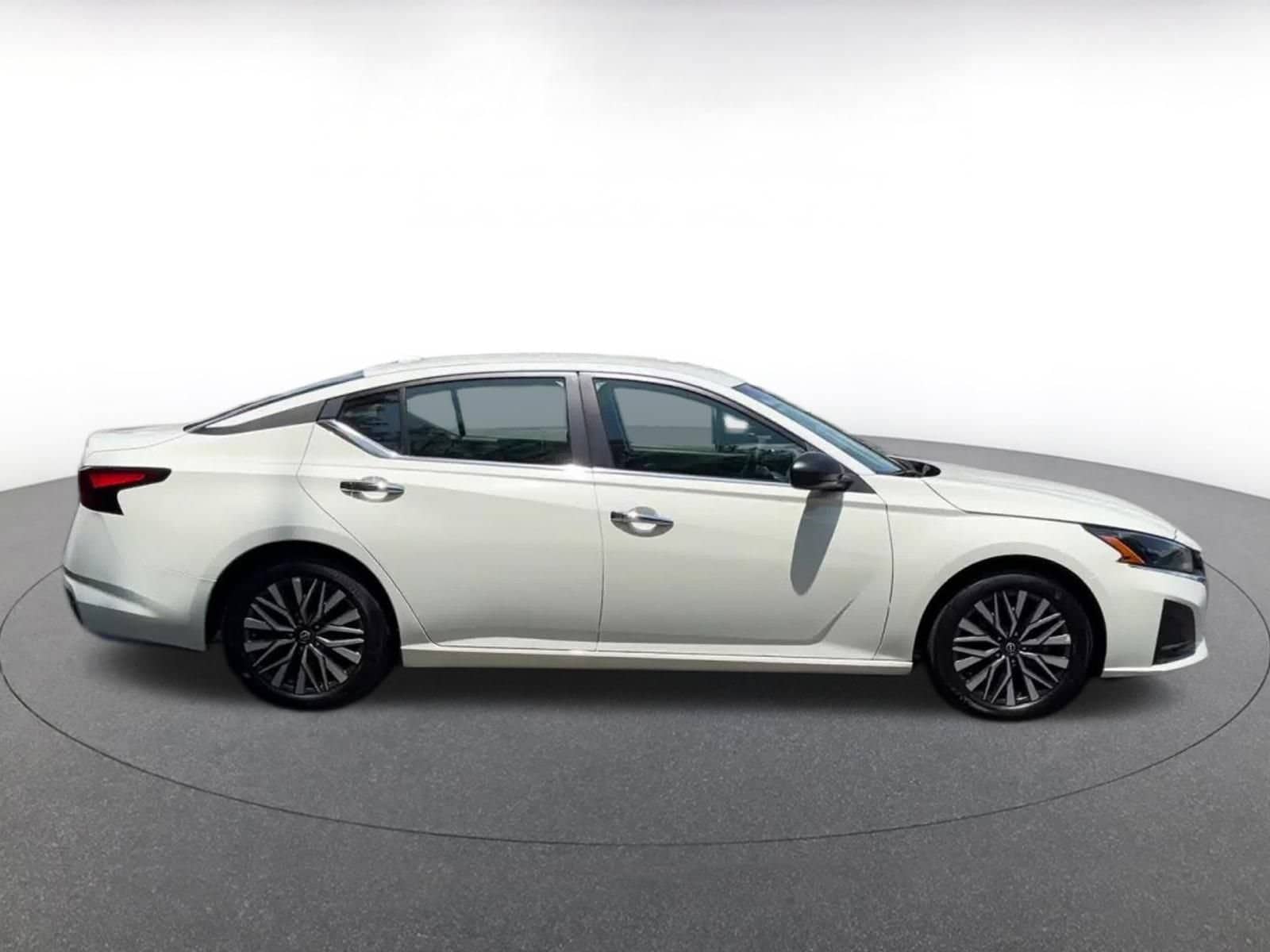 Thumbnail: 2025 Nissan Altima - 16