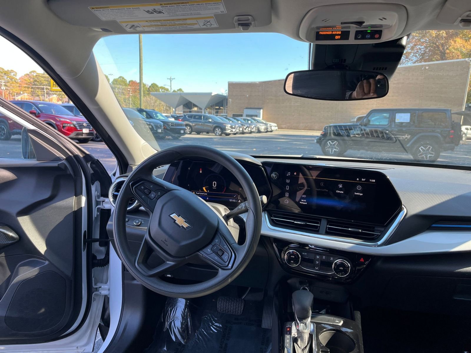 Thumbnail: 2025 Chevrolet Trax - 30