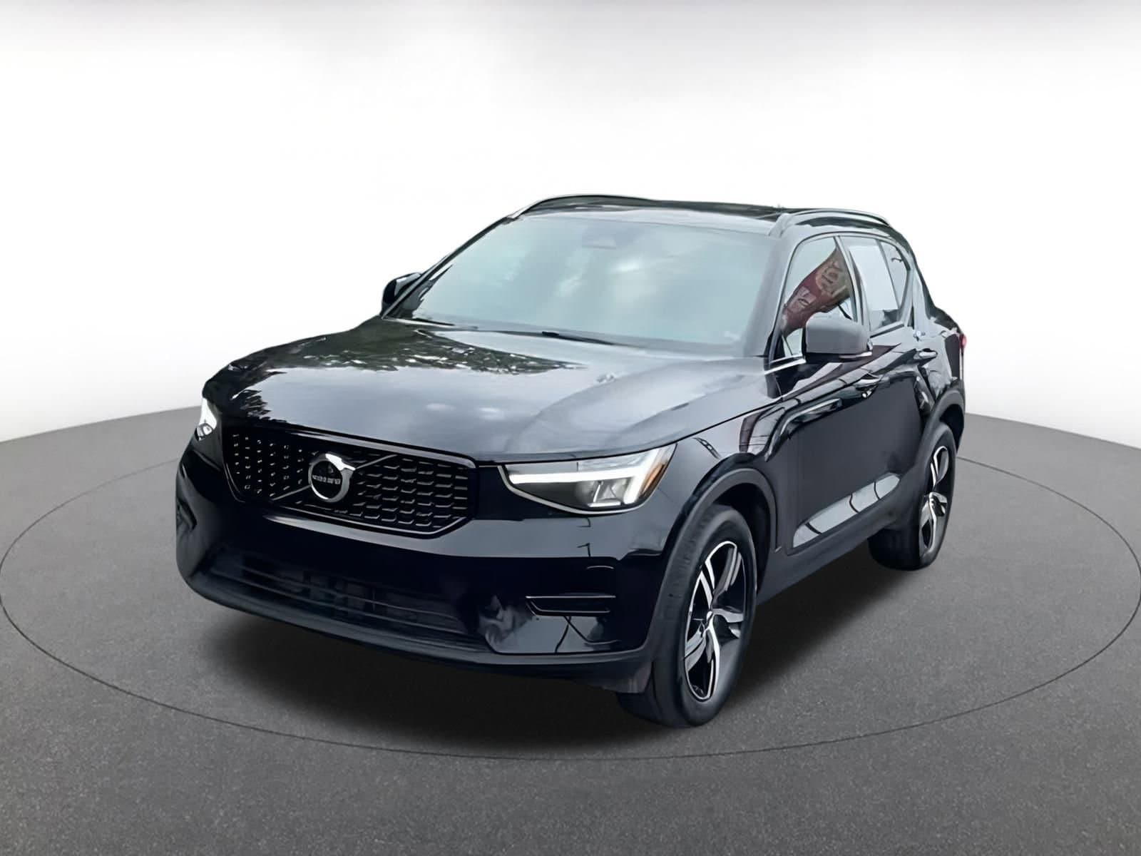 Thumbnail: 2024 Volvo XC40 - 7