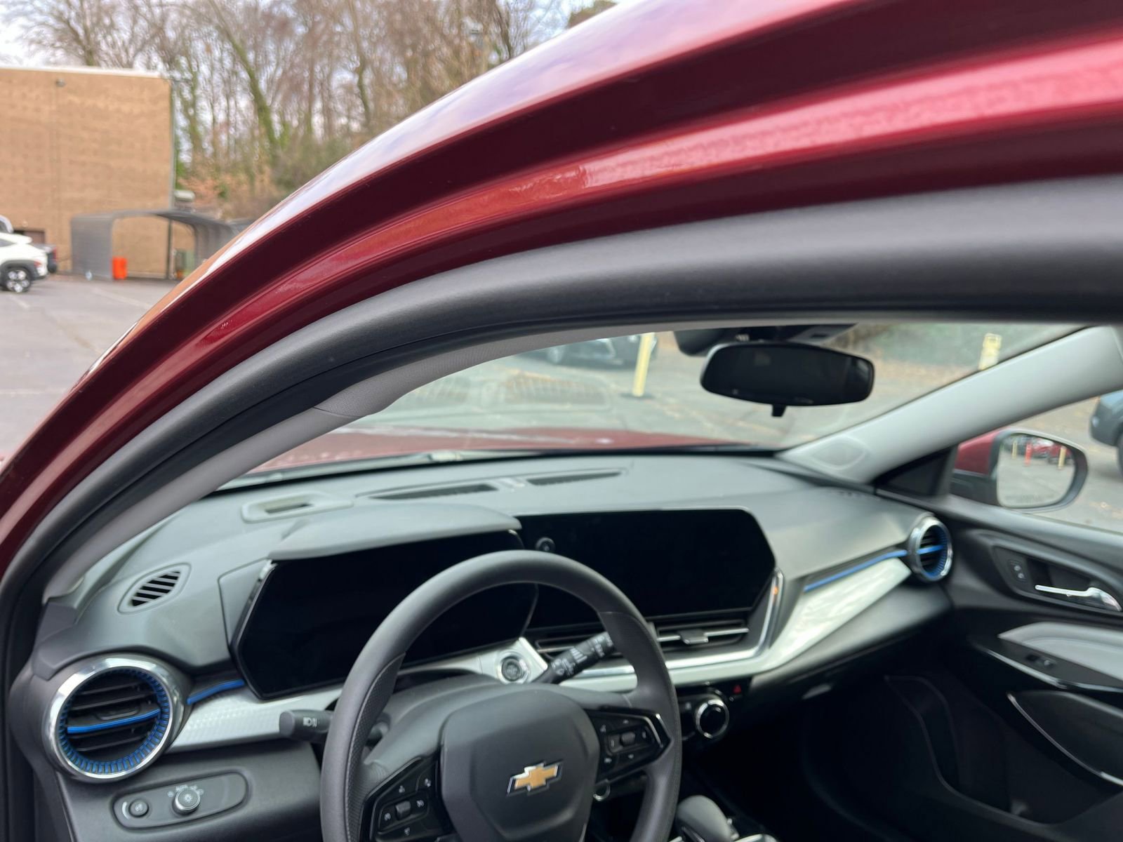 Thumbnail: 2025 Chevrolet Trax - 31