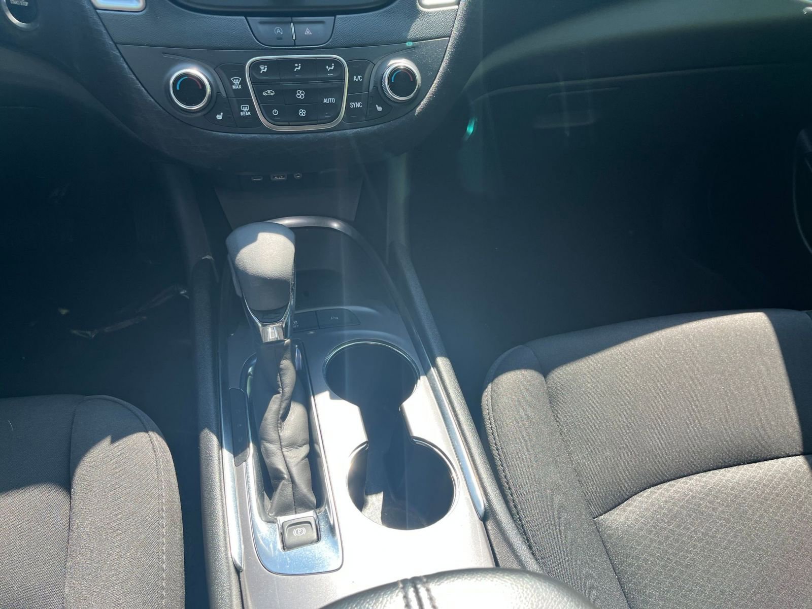 Thumbnail: 2024 Chevrolet Malibu - 24