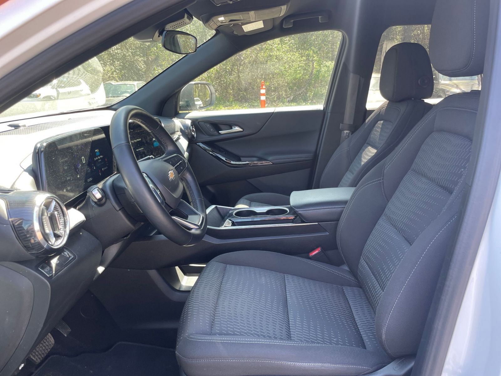 Thumbnail: 2025 Chevrolet Equinox - 25