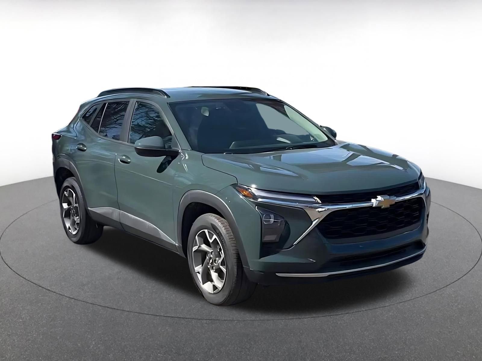 Thumbnail: 2025 Chevrolet Trax - 3