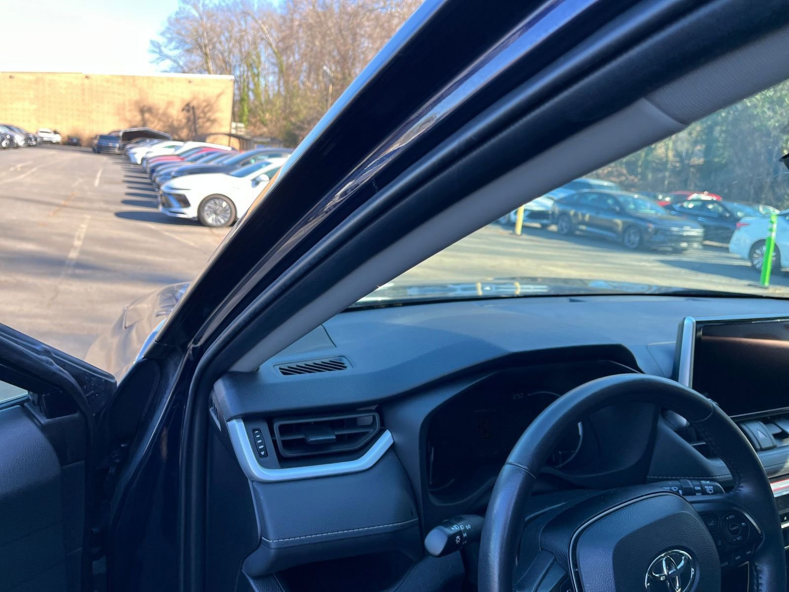 Thumbnail: 2024 Toyota RAV4 - 34