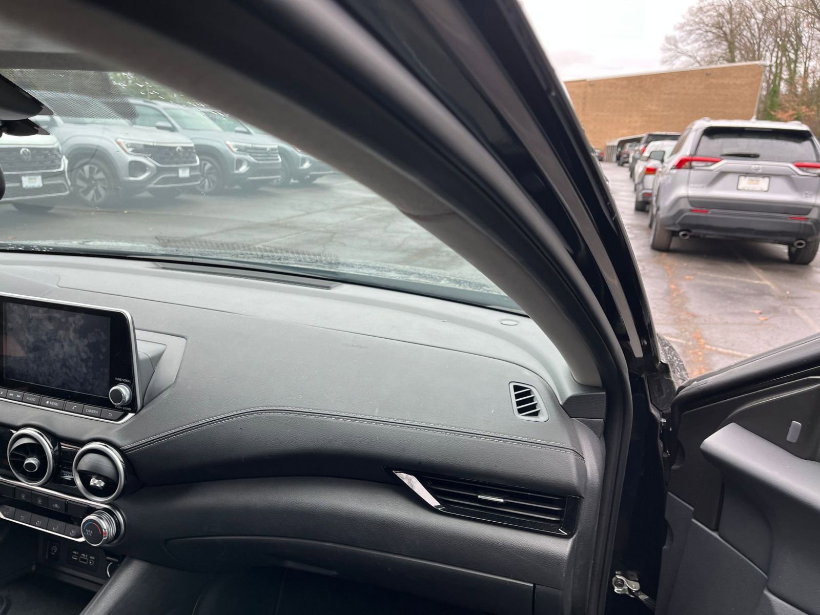 Thumbnail: 2025 Nissan Sentra - 33