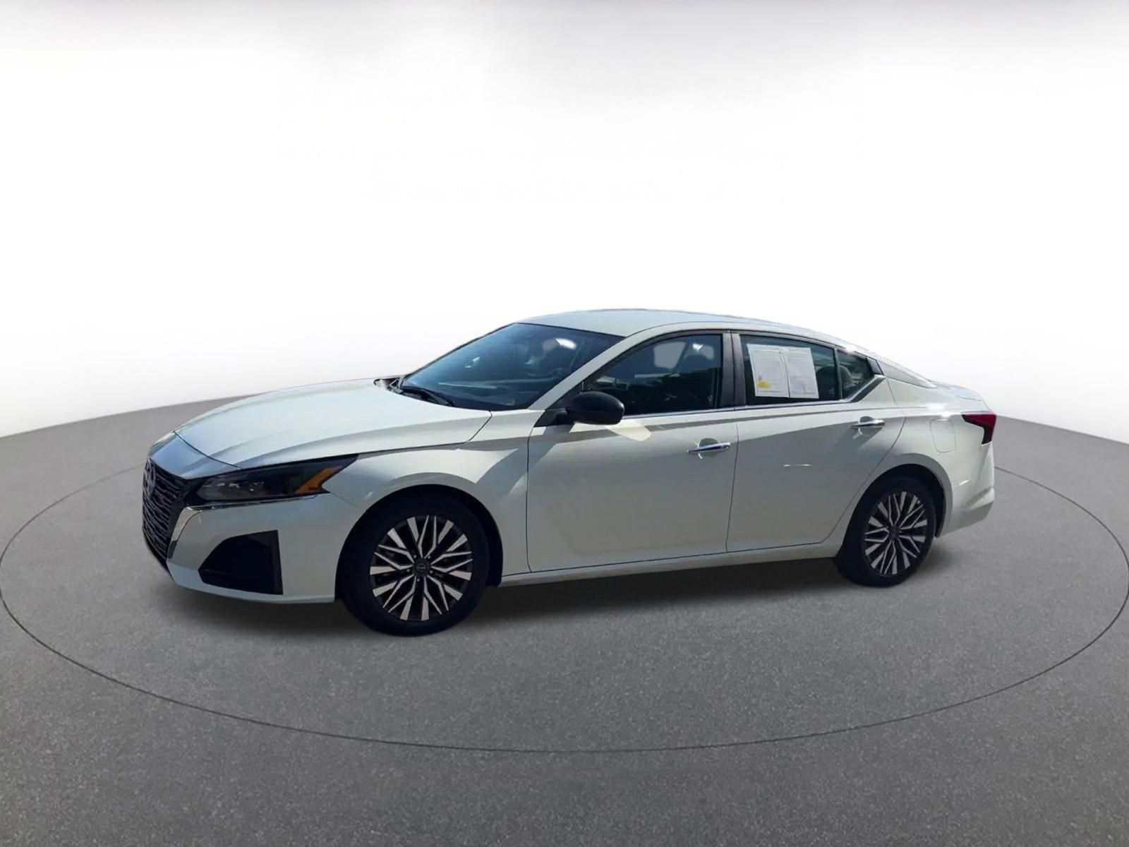 Thumbnail: 2025 Nissan Altima - 8