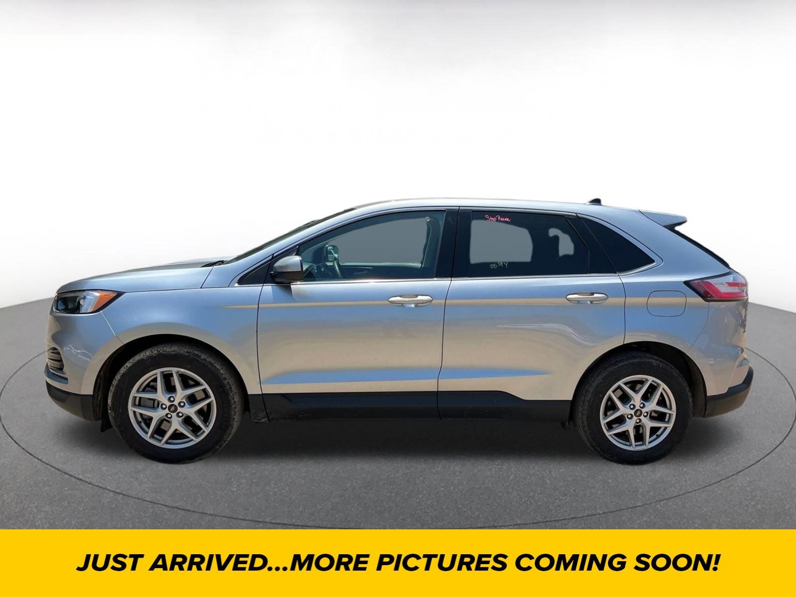 2024 Ford Edge SEL Hero Image