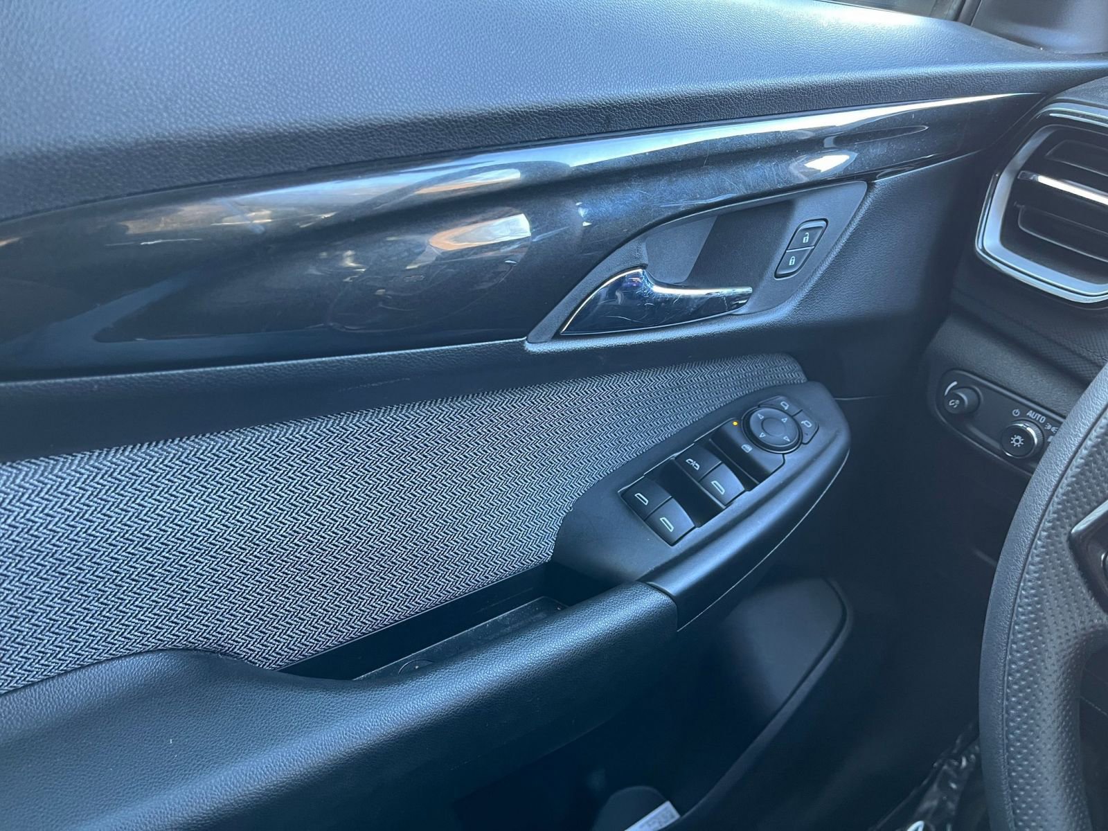 Thumbnail: 2025 Chevrolet TrailBlazer - 20