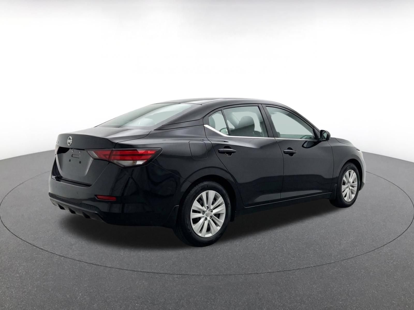 Thumbnail: 2025 Nissan Sentra - 9