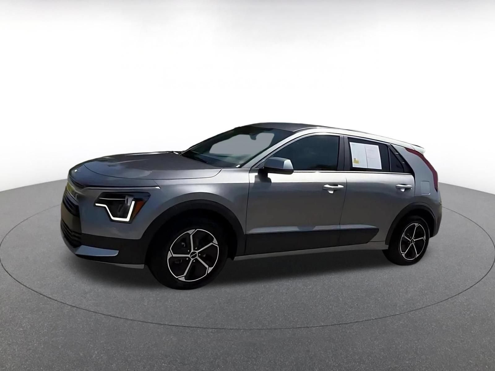 Thumbnail: 2026 Kia Niro - 8